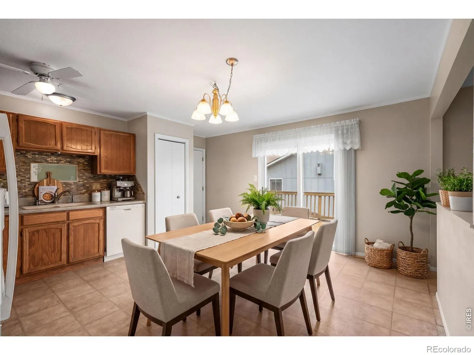5634 W 63rd Avenue Arvada CO 80003 MLS #RECIR1058474 05102026094540 1600 7