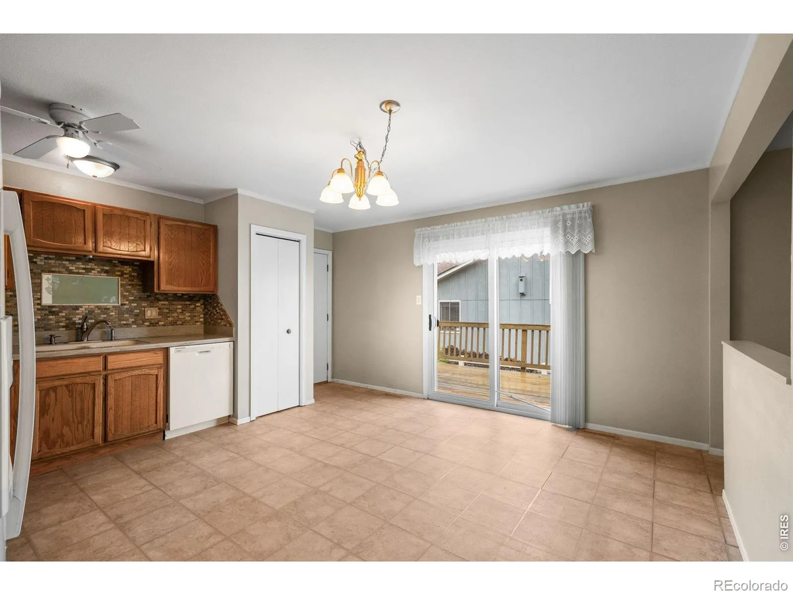 5634 W 63rd Avenue Arvada CO 80003 MLS #RECIR1058474 05102026094540 1600 8