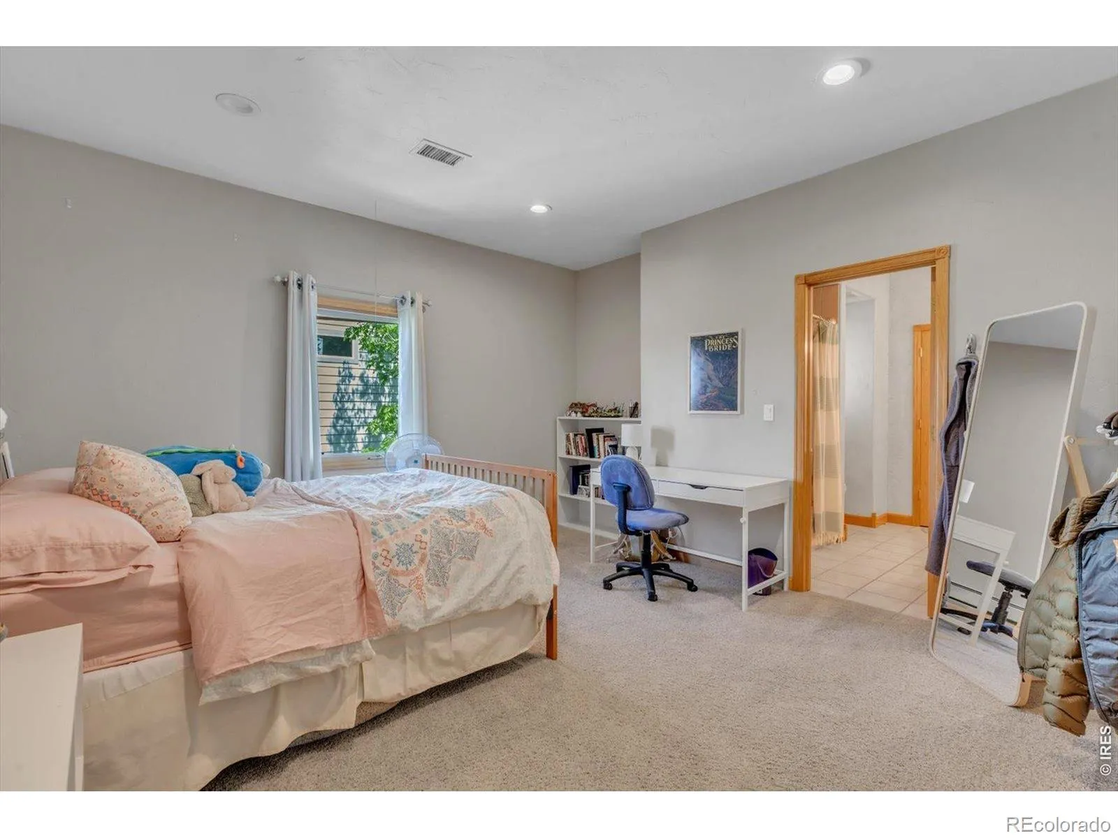 723 Ridge Creek Court Longmont CO 80504 MLS #RECIR1058509 05112026232647 1600 26