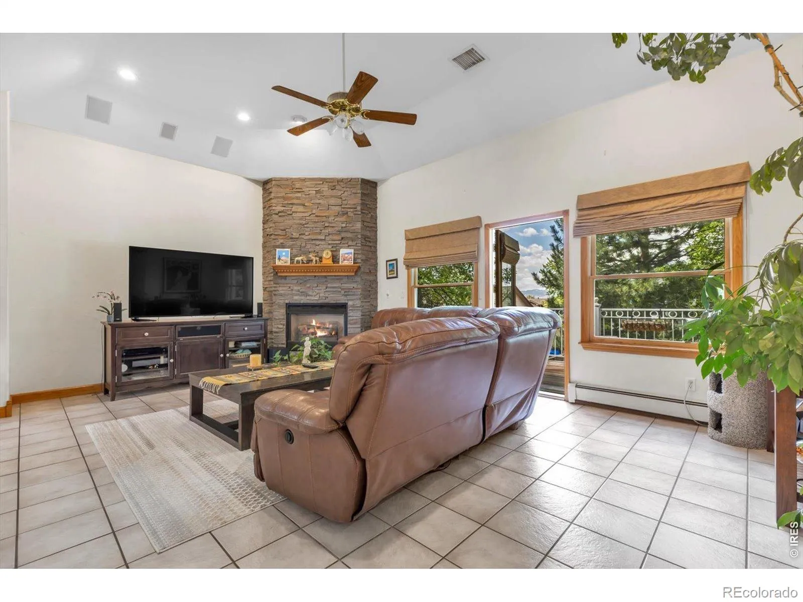723 Ridge Creek Court Longmont CO 80504 MLS #RECIR1058509 05112026232647 1600 4