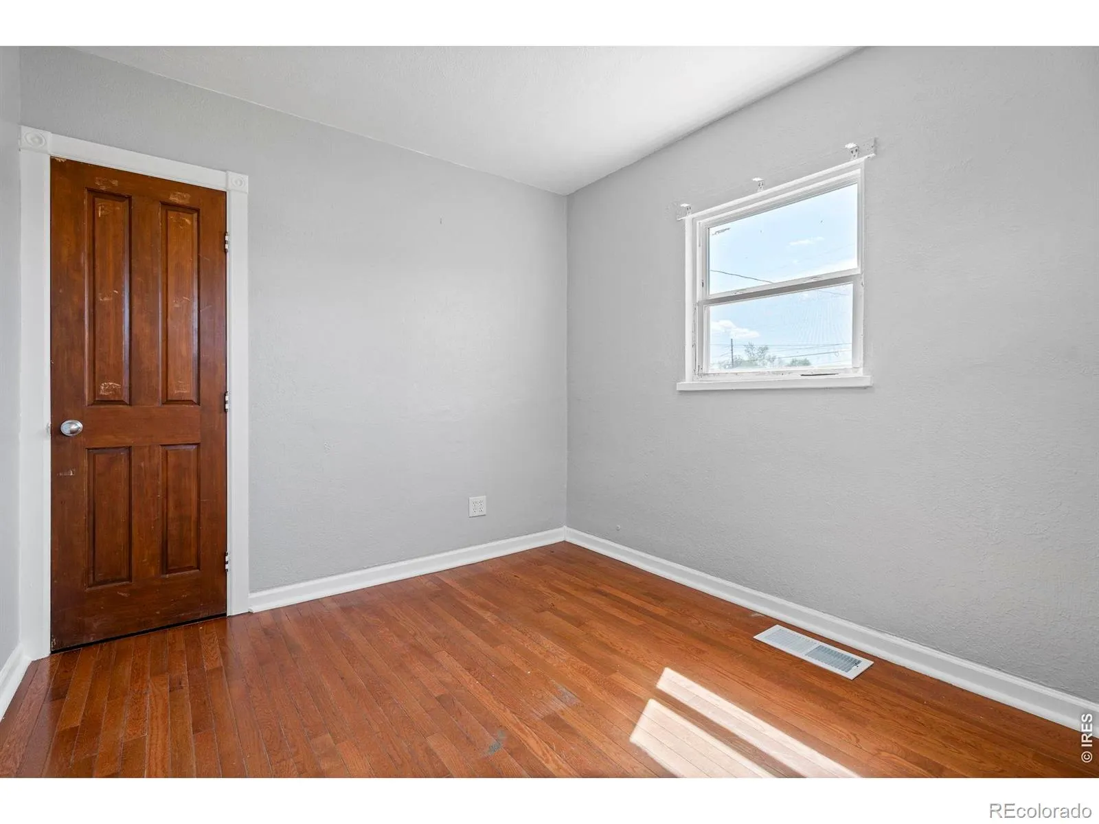 1105 S Zenobia Street #1105&1107 Denver CO 80219 MLS #RECIR1058591 05132026053655 1600 19