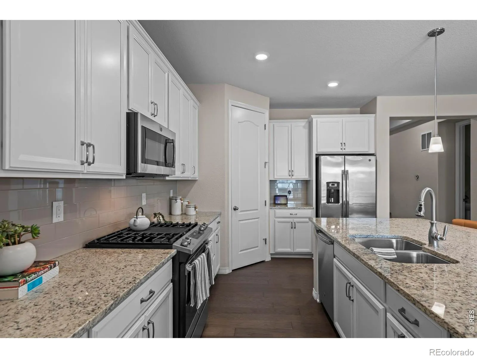 2381 Provenance Street Longmont CO 80504 MLS #RECIR1058592 05092026030737 1600 6