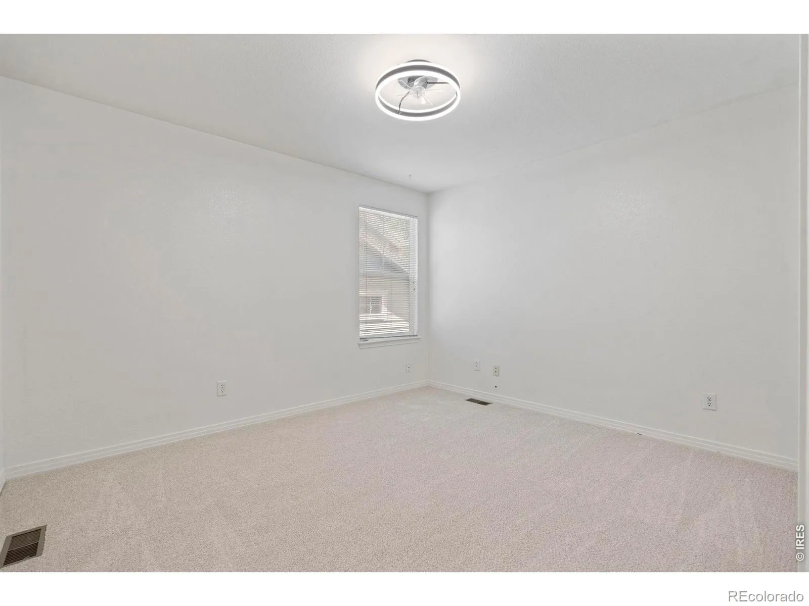 1526 Prairie Song Place Longmont CO 80504 MLS #RECIR1058634 05162026042208 1600 29