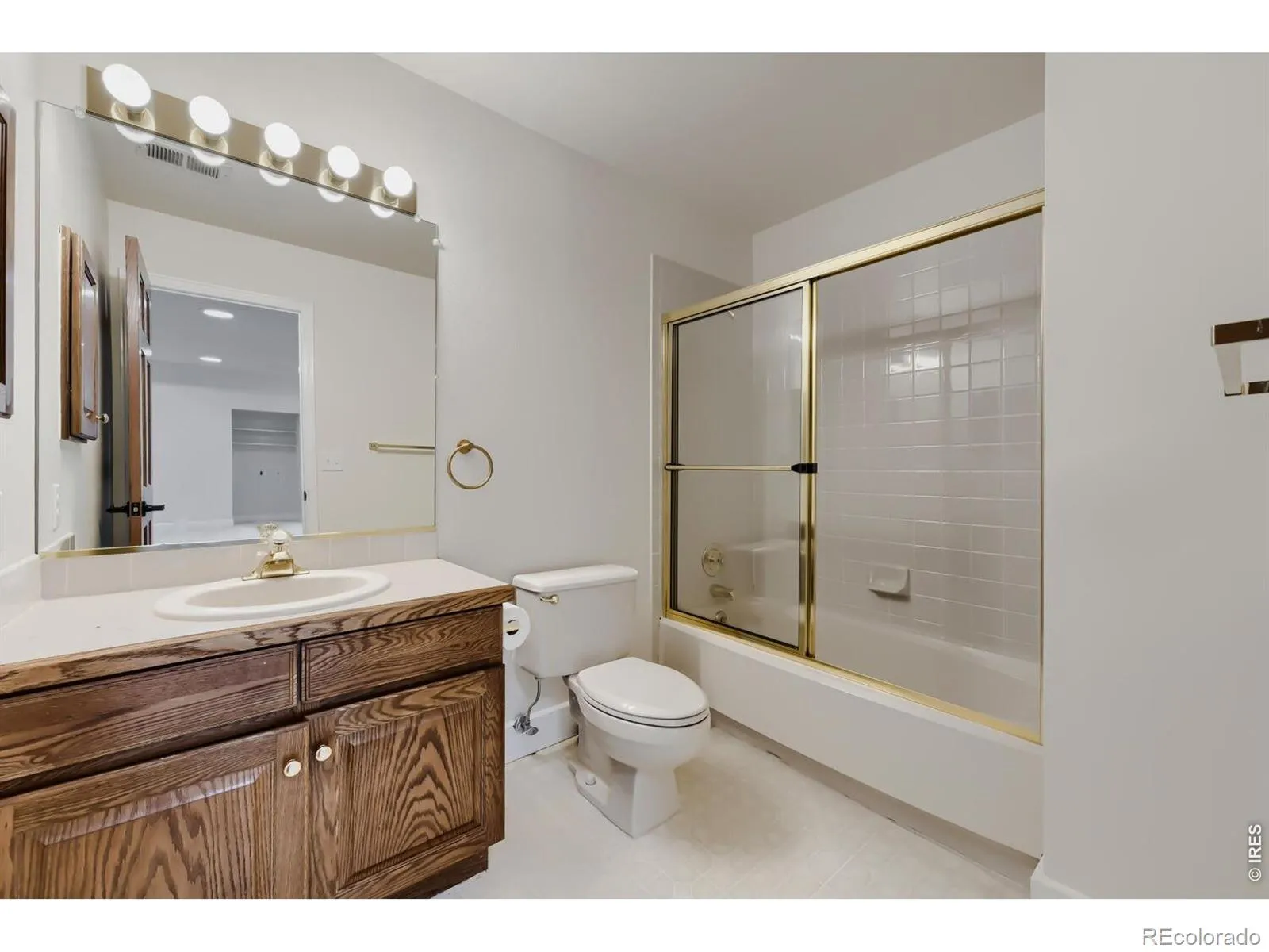 19882 E Geddes Place Centennial CO 80016 MLS #RECIR1058691 05092026192333 1600 26