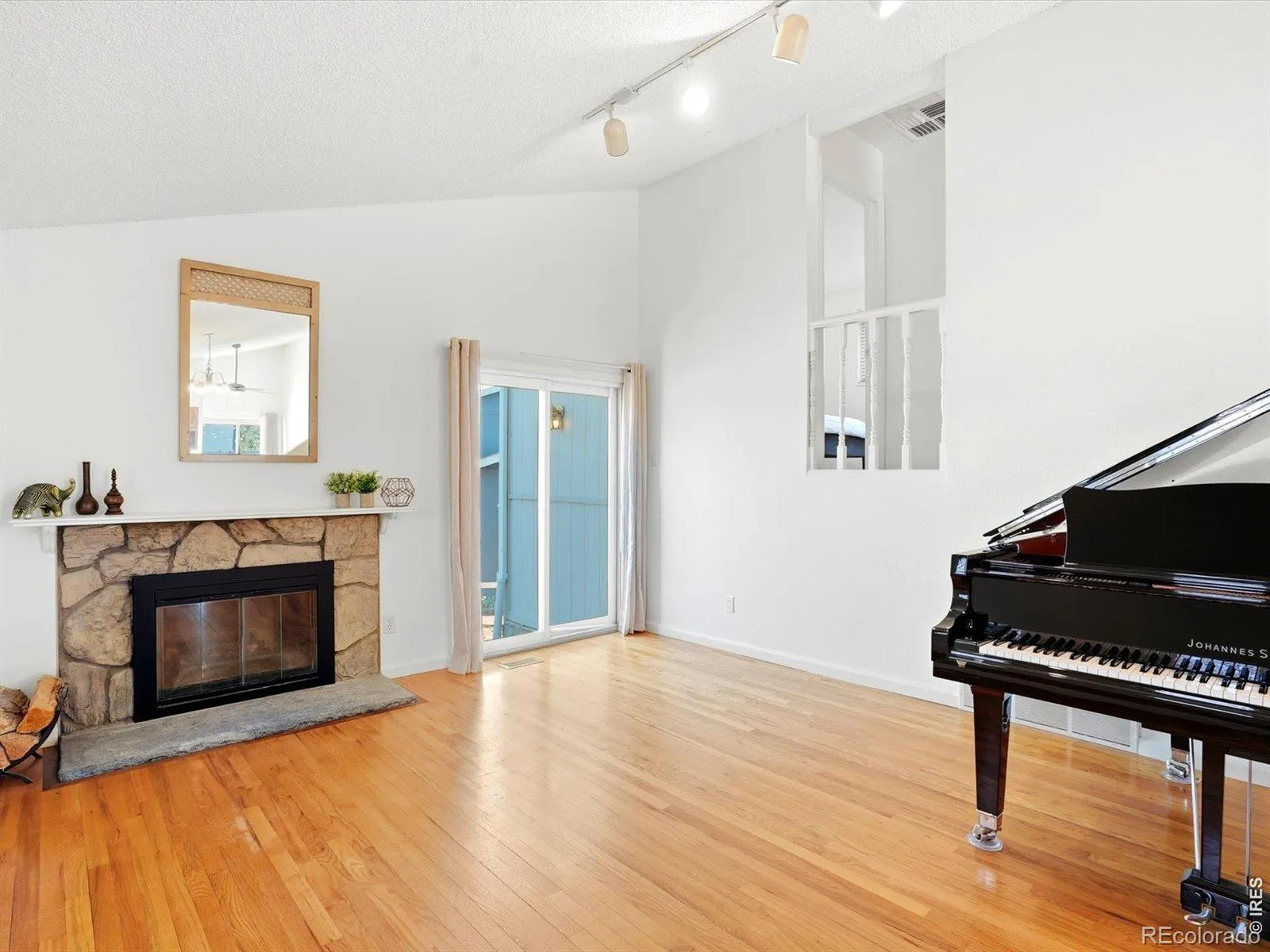 3214 W 135th Avenue Broomfield CO 80020 MLS #RECIR1058752 05122026012521 1600 2