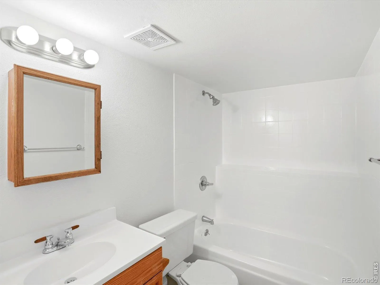 3214 W 135th Avenue Broomfield CO 80020 MLS #RECIR1058752 05122026012521 1600 21