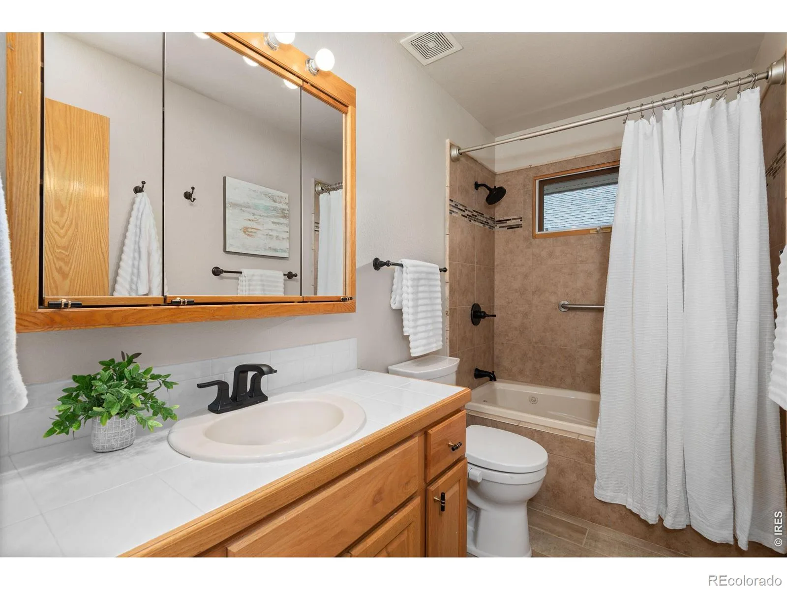 1639 Francis Way Longmont CO 80501 | MLS #RECIR1058782 07202026221409 1600 34