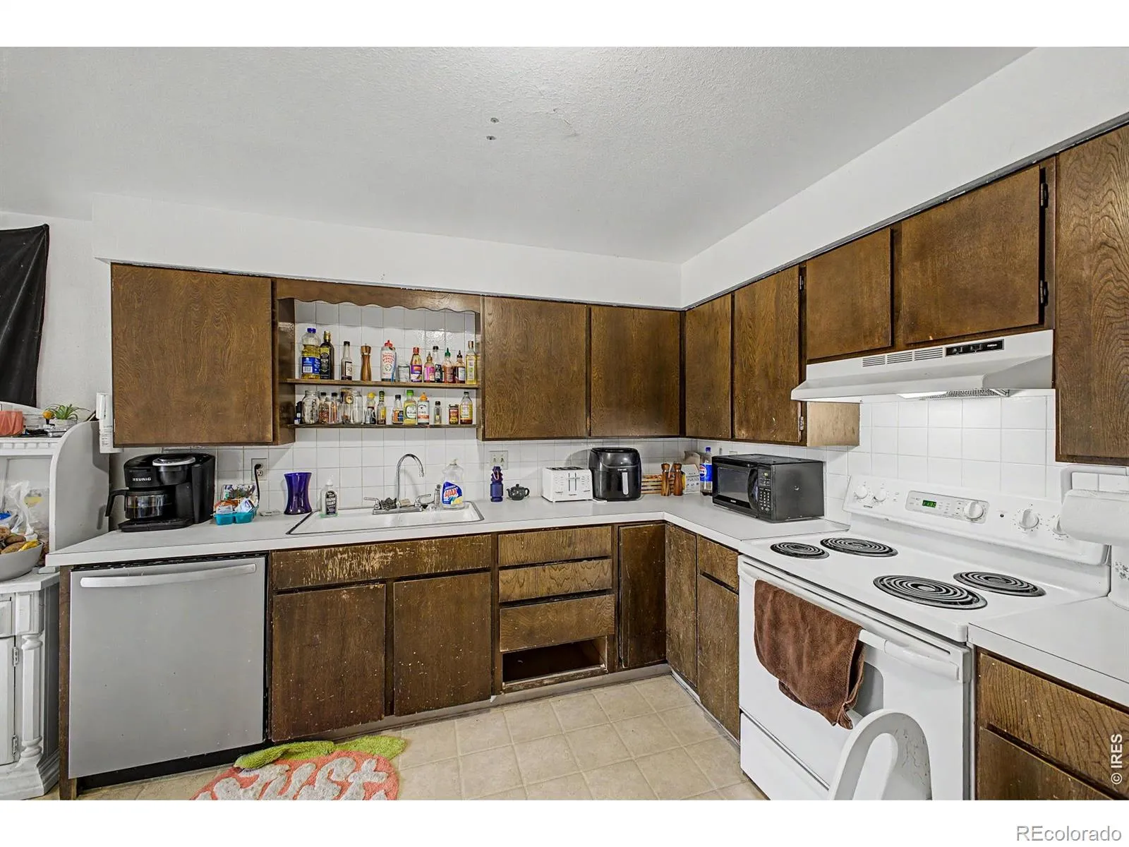938 Kelly Place Longmont CO 80501 MLS #RECIR1058785 05122026012600 1600 15