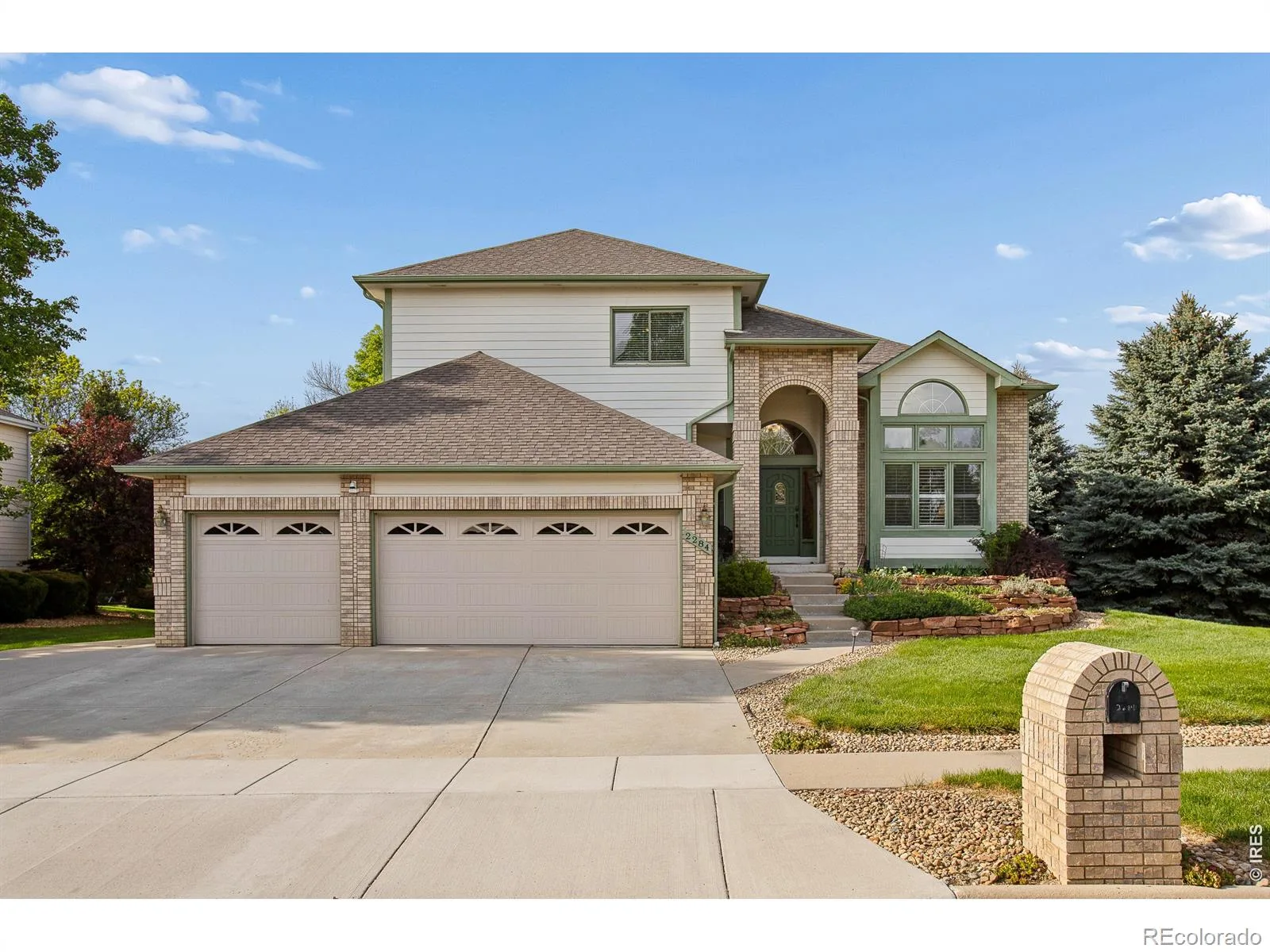 2284 Indian Peaks Circle Longmont CO 80504 | MLS #RECIR1058786 07012026155731 1600 33