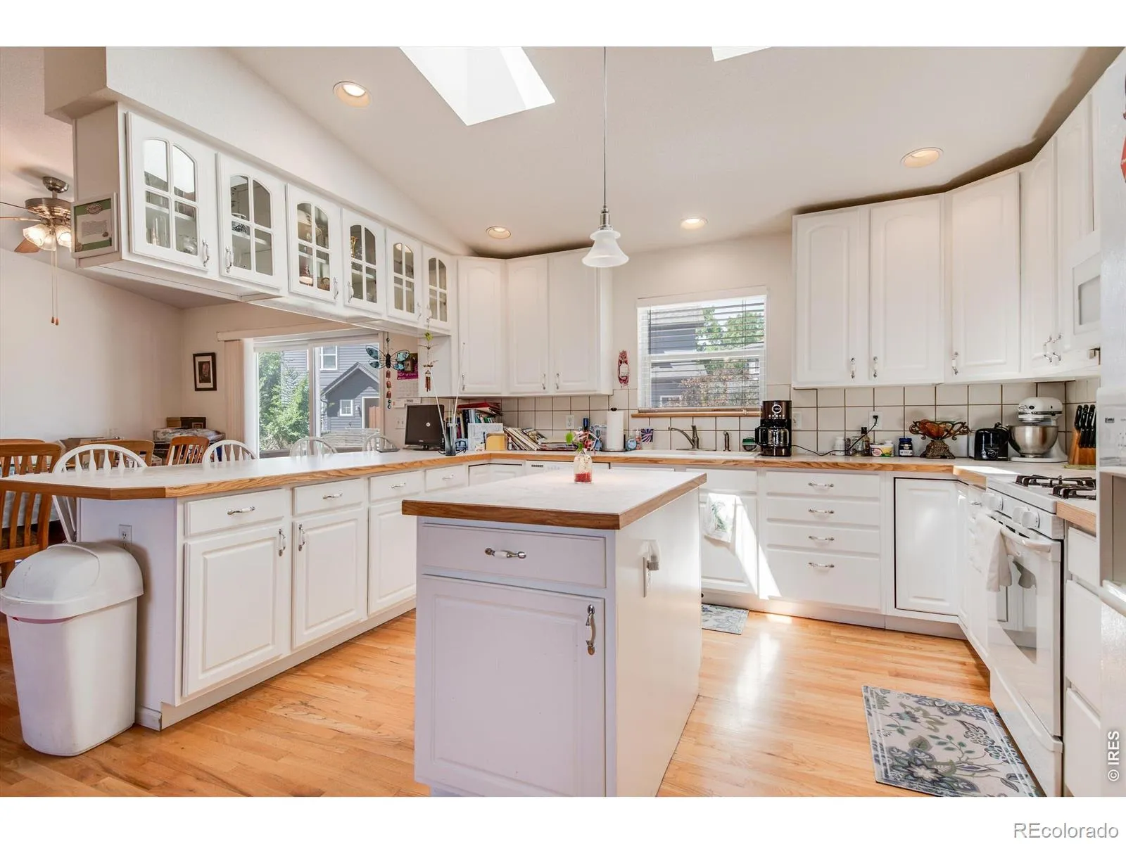 10007 E County Line Road Longmont CO 80501 MLS #RECIR1058870 05132026002345 1600 12