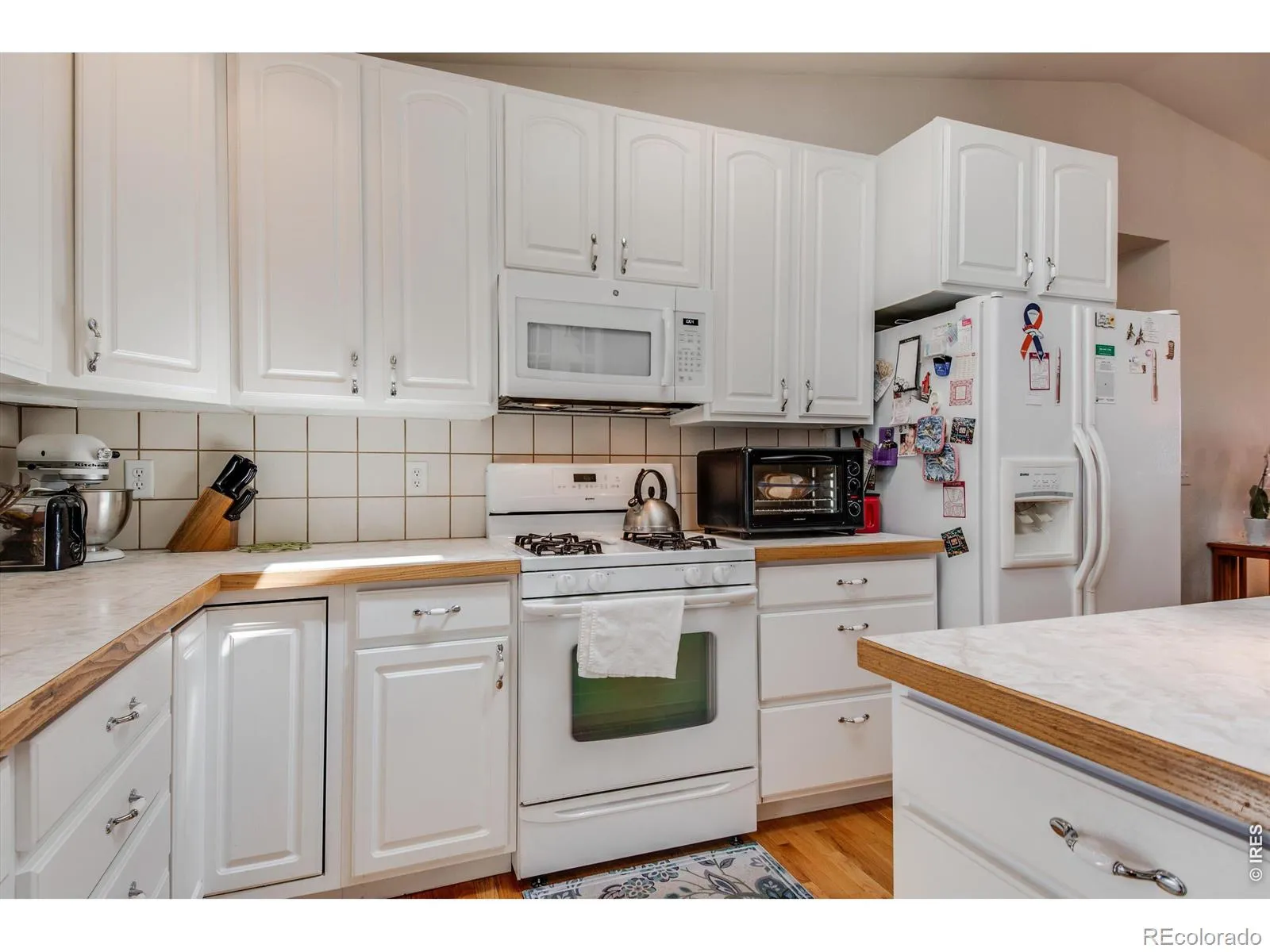 10007 E County Line Road Longmont CO 80501 MLS #RECIR1058870 05132026002345 1600 13