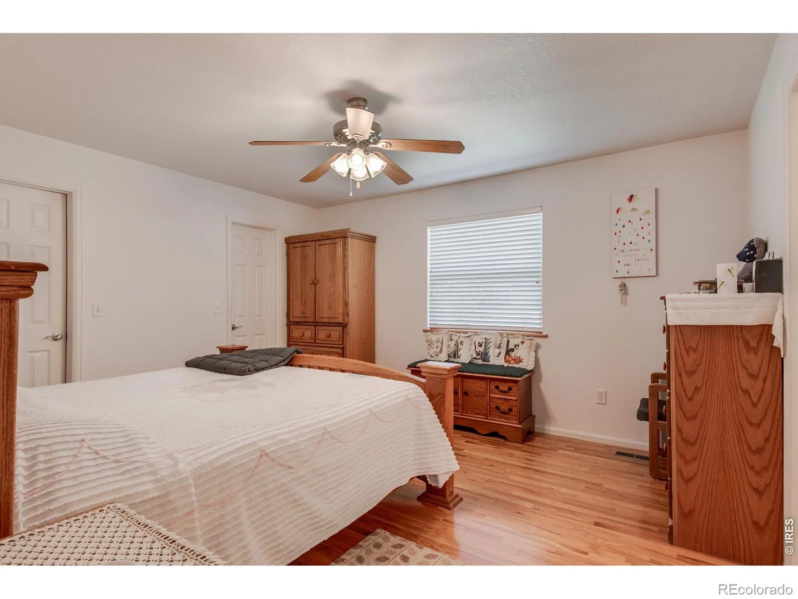 10007 E County Line Road Longmont CO 80501 MLS #RECIR1058870 05132026002345 1600 18