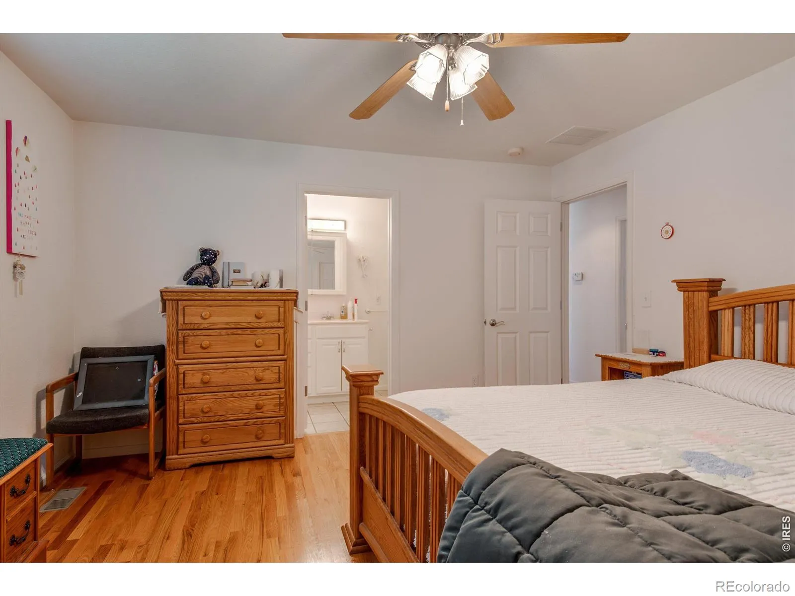 10007 E County Line Road Longmont CO 80501 MLS #RECIR1058870 05132026002345 1600 19