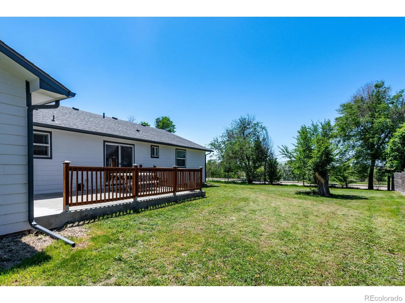 10007 E County Line Road Longmont CO 80501 MLS #RECIR1058870 05132026002345 1600 35