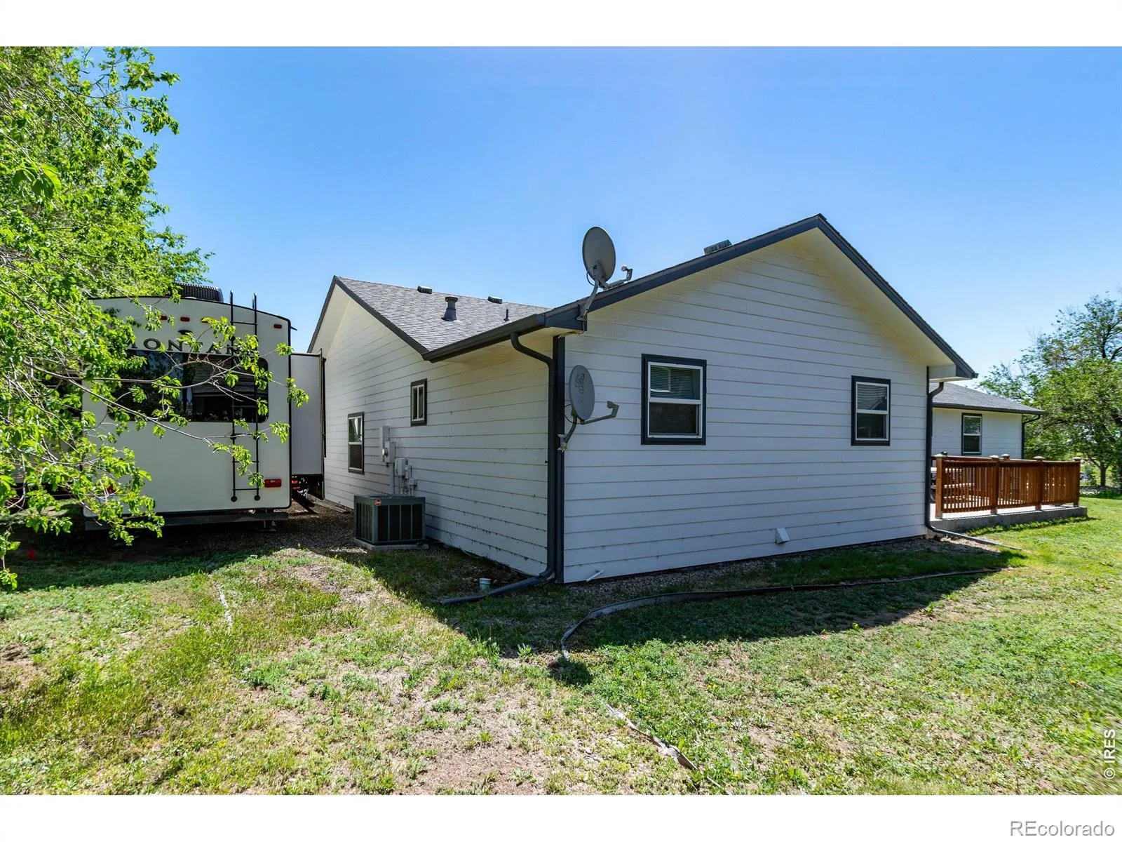 10007 E County Line Road Longmont CO 80501 MLS #RECIR1058870 05132026002345 1600 36