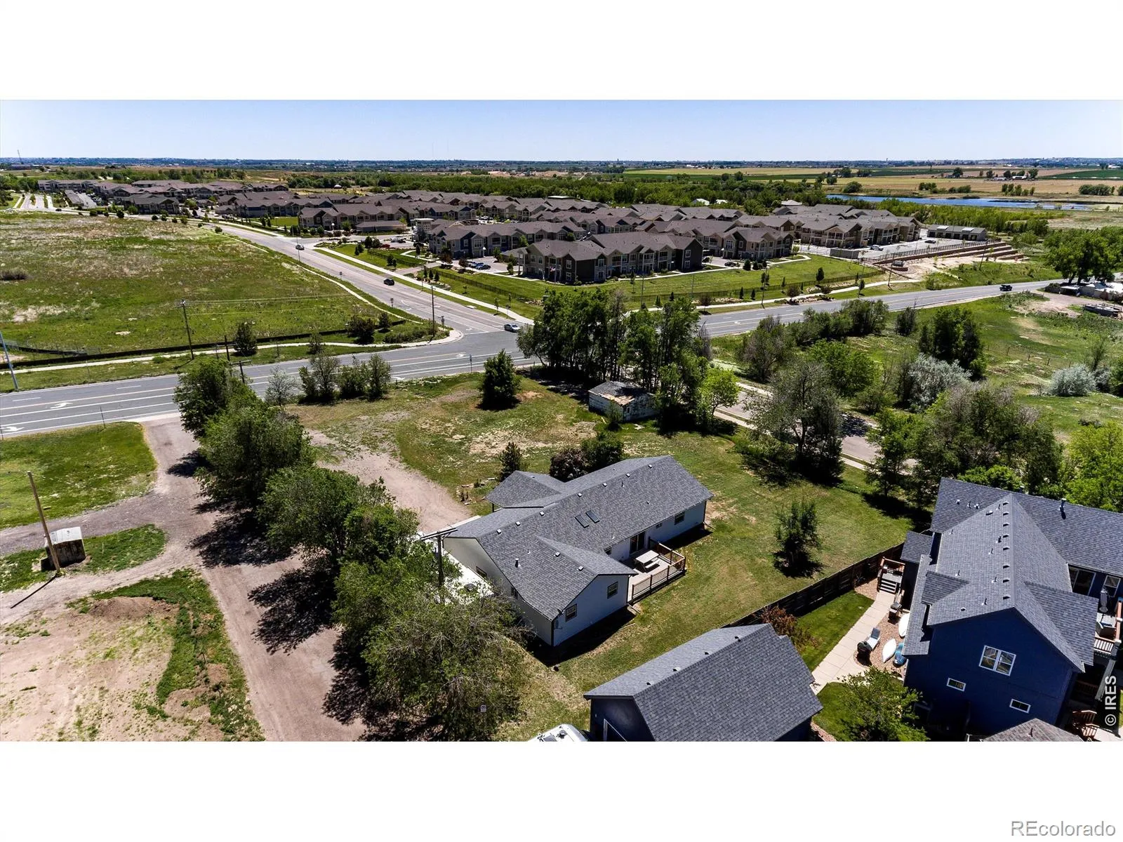 10007 E County Line Road Longmont CO 80501 MLS #RECIR1058870 05132026002345 1600 38