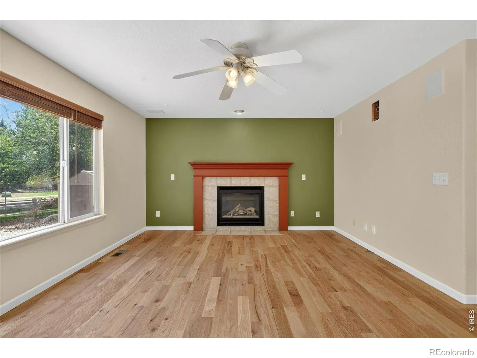 1106 Button Rock Drive Longmont CO 80504 MLS #RECIR1058878 05132026032527 1600 14
