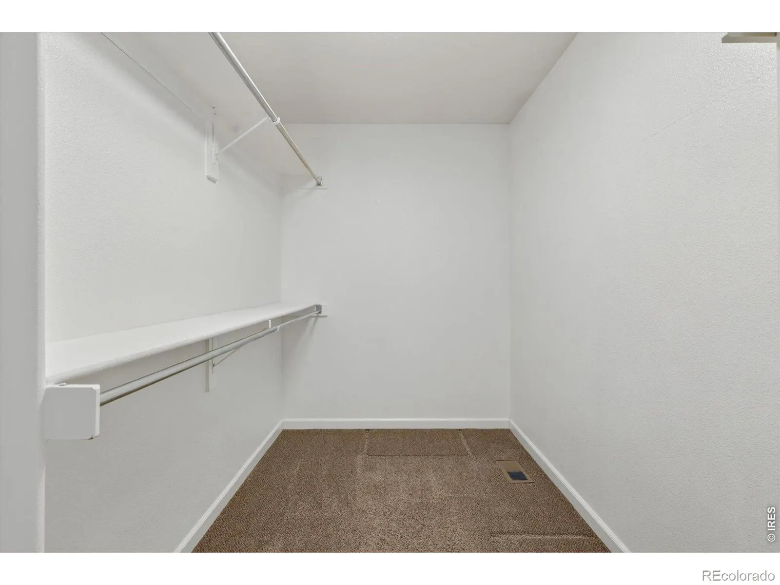 1106 Button Rock Drive Longmont CO 80504 MLS #RECIR1058878 05132026032527 1600 29
