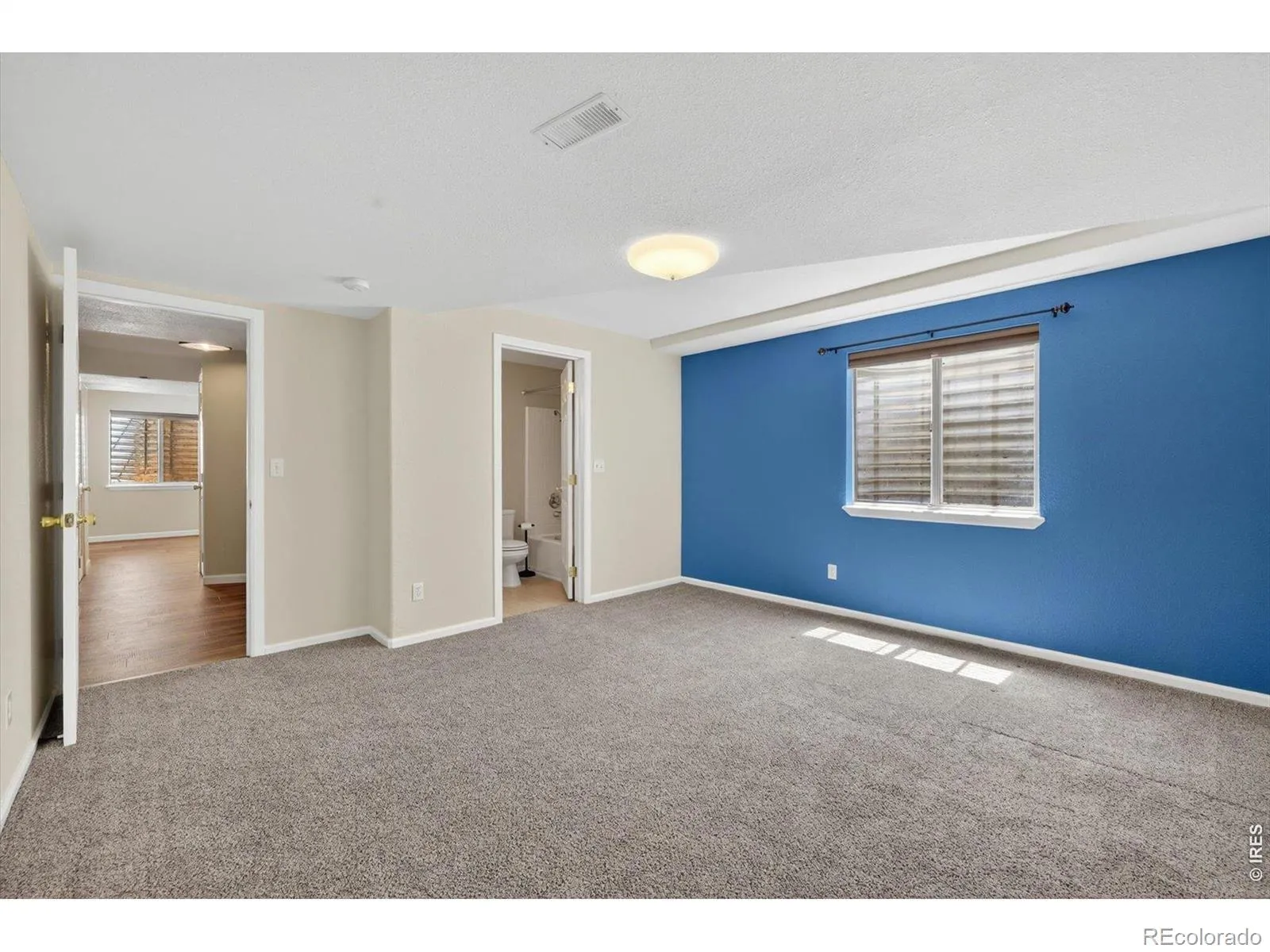 1106 Button Rock Drive Longmont CO 80504 MLS #RECIR1058878 05132026032527 1600 43