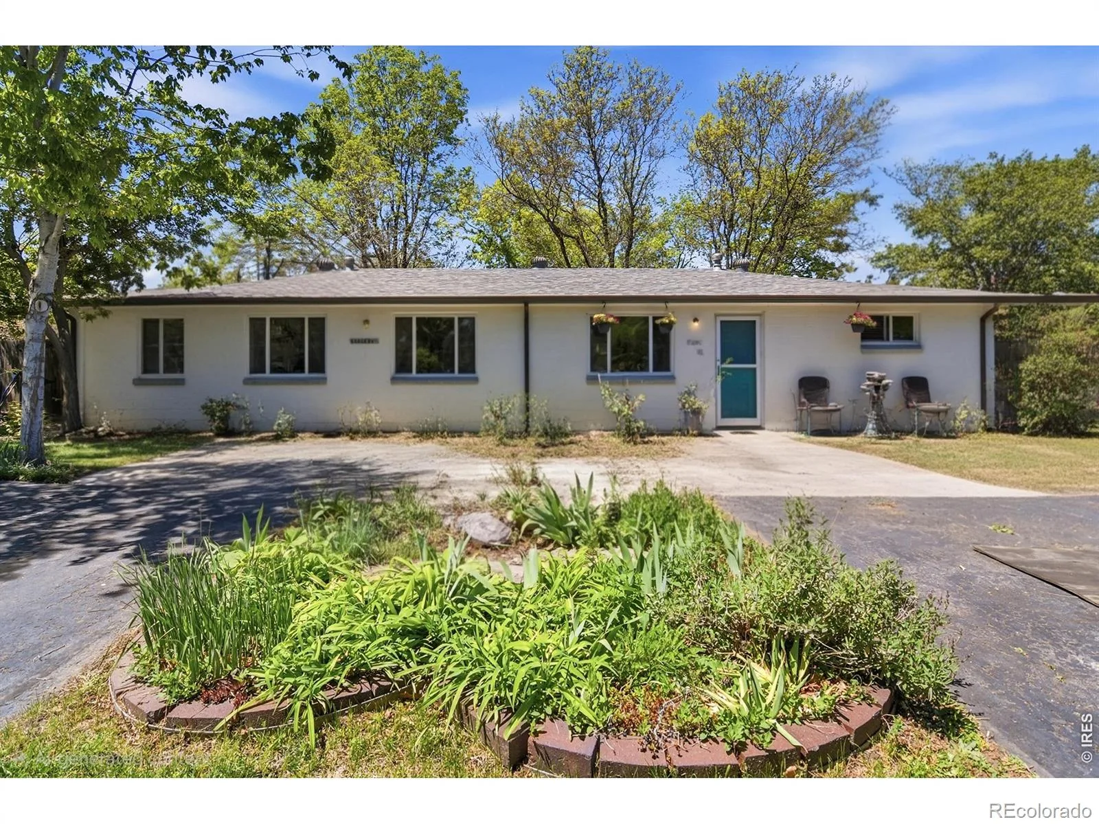 755 Joyce Street Golden CO 80401 | MLS #RECIR1058946 08292026001631 1600 32