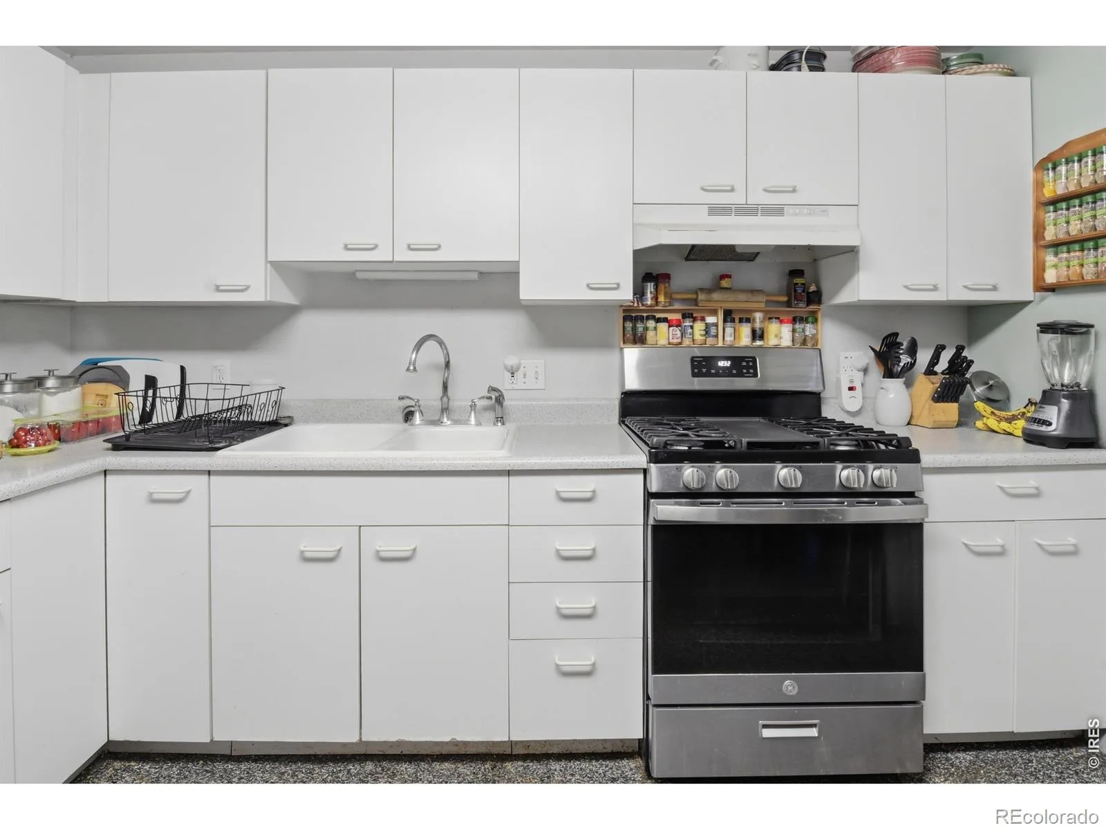 755 Joyce Street Golden CO 80401 | MLS #RECIR1058946 08292026001631 1600 6