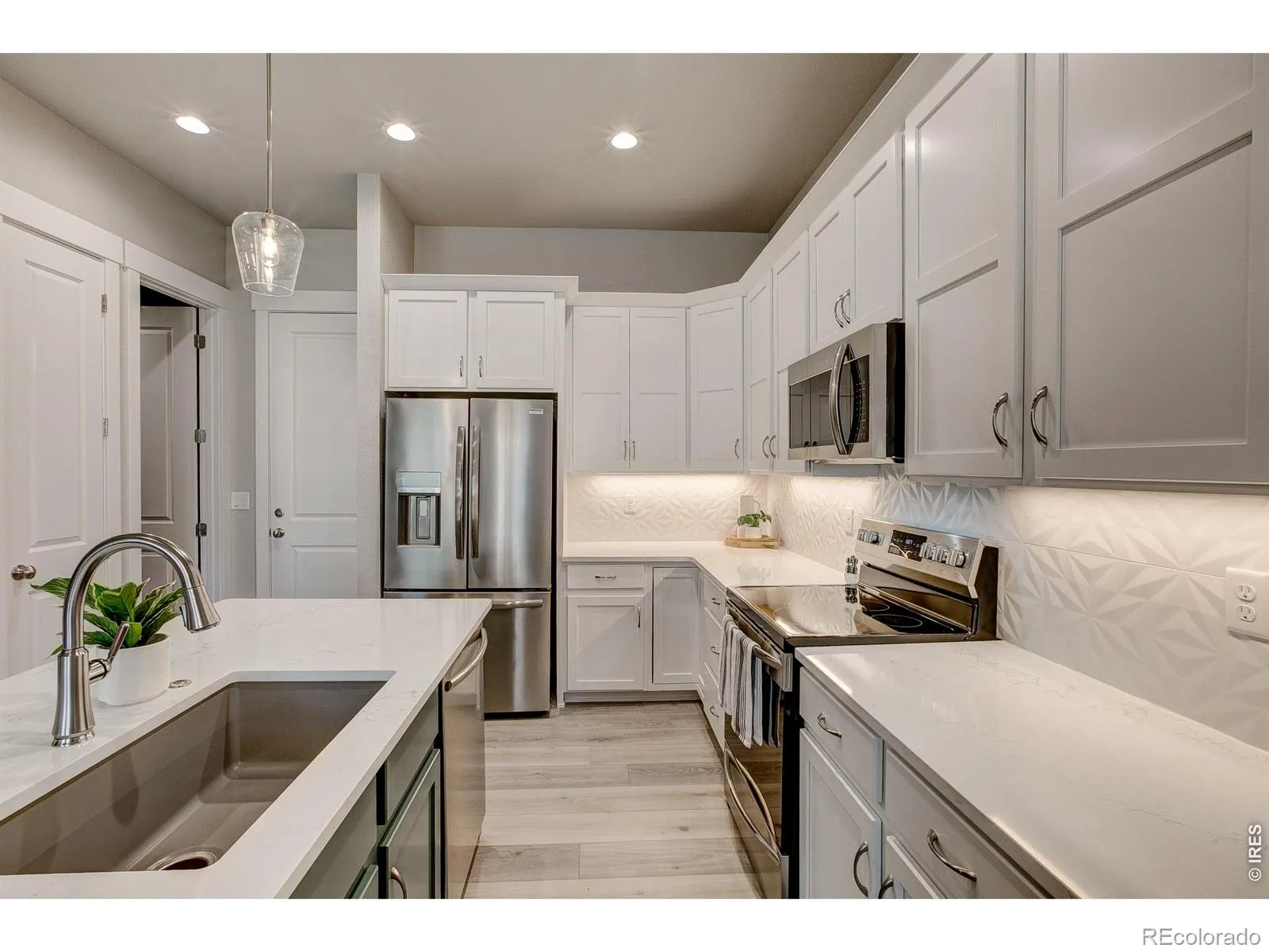 158 High Point Drive Longmont CO 80504 | MLS #RECIR1058962 05142026181006 1600 1
