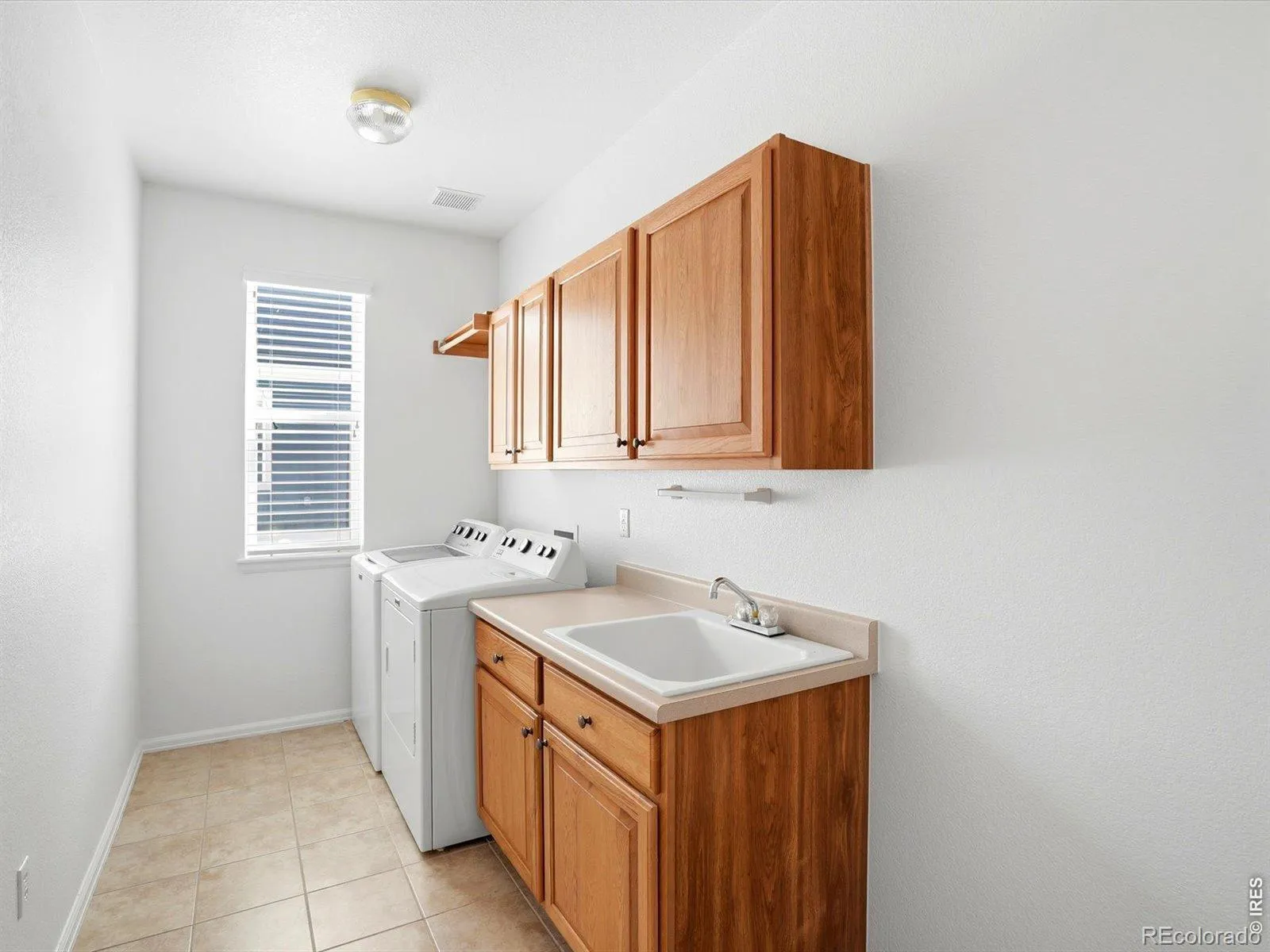 1633 Hallet Peak Drive Longmont CO 80503 MLS #RECIR1059006 05142026142430 1600 24