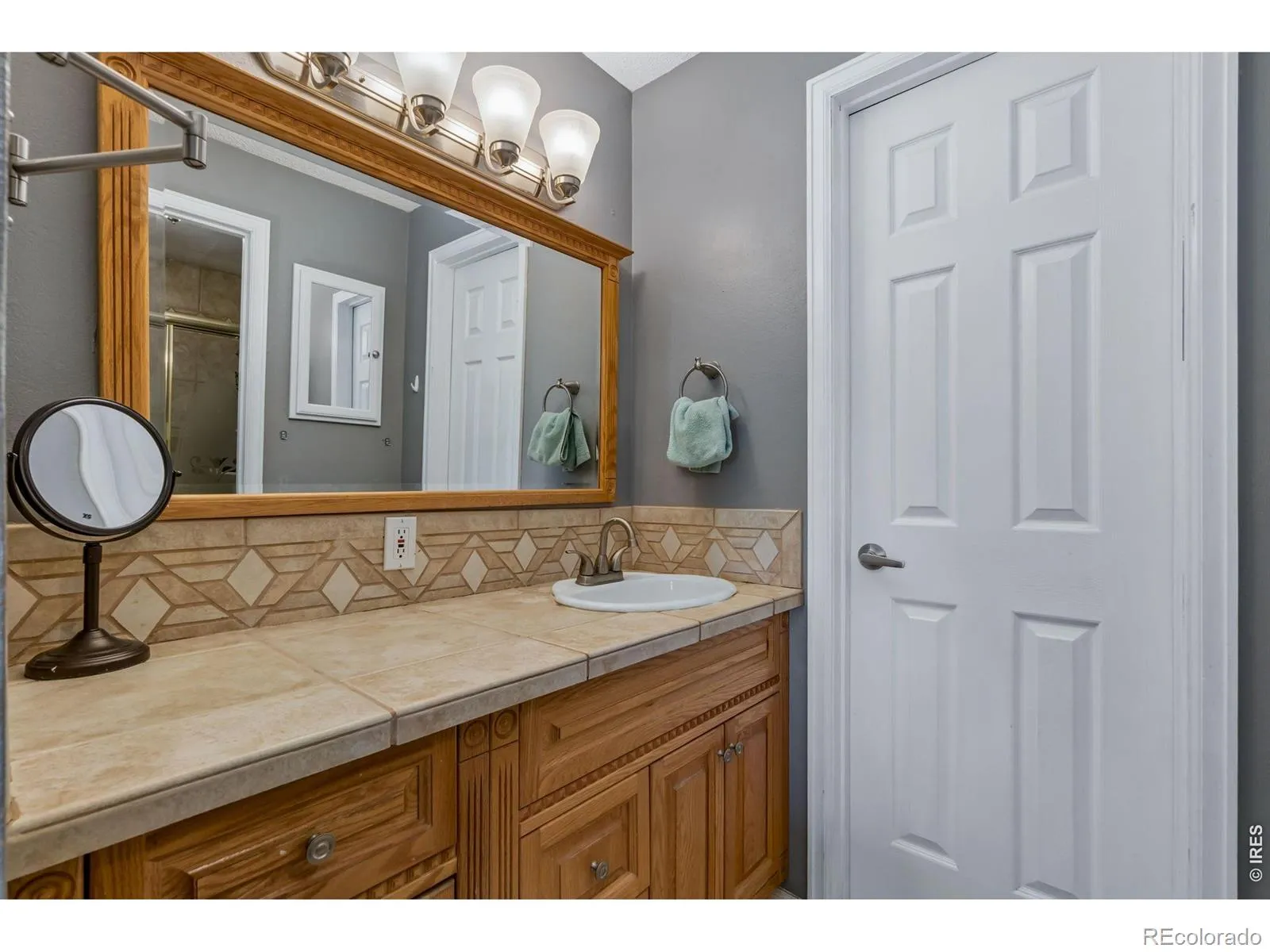 6733 Coors Street Arvada CO 80004 MLS #RECIR1059095 05142026235001 1600 19