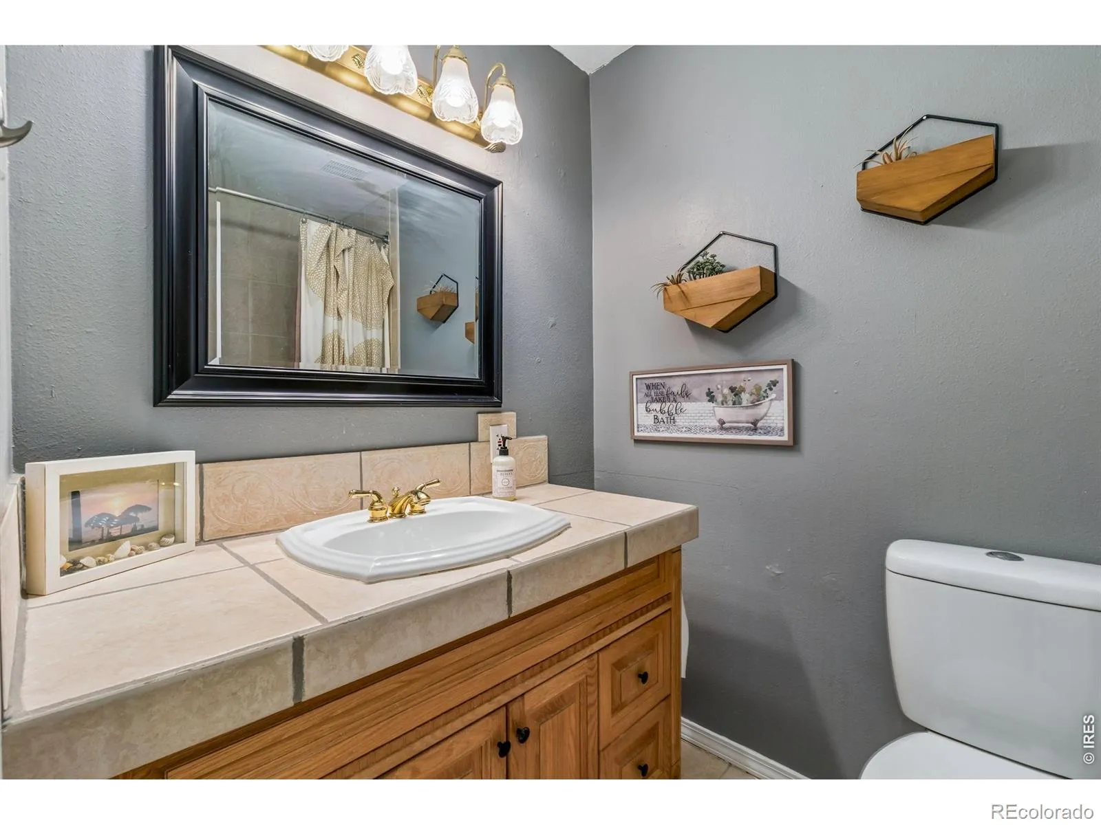 6733 Coors Street Arvada CO 80004 MLS #RECIR1059095 05142026235001 1600 22