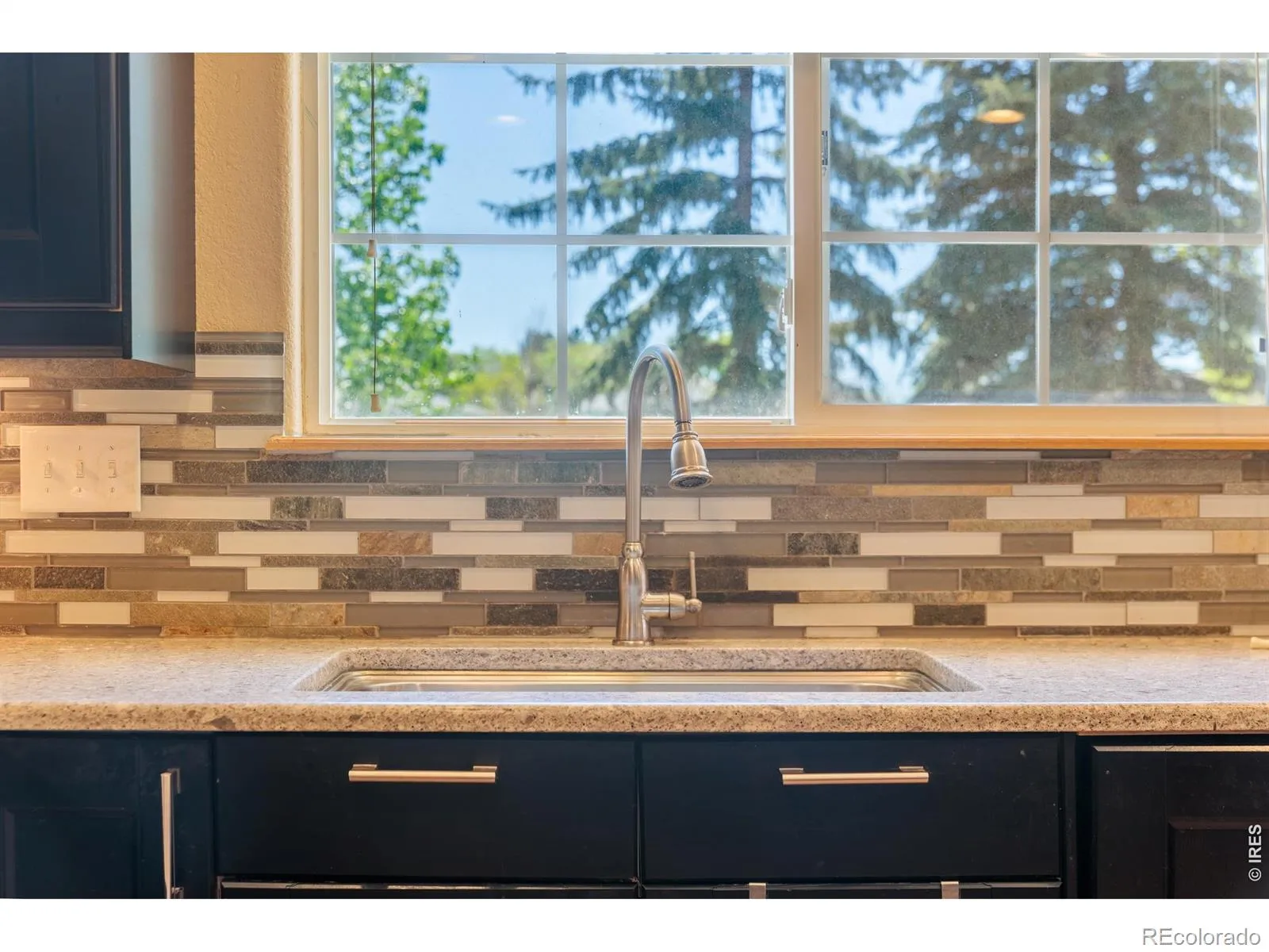 2513 Falcon Drive Longmont CO 80503 MLS #RECIR1059192 05152026203320 1600 23