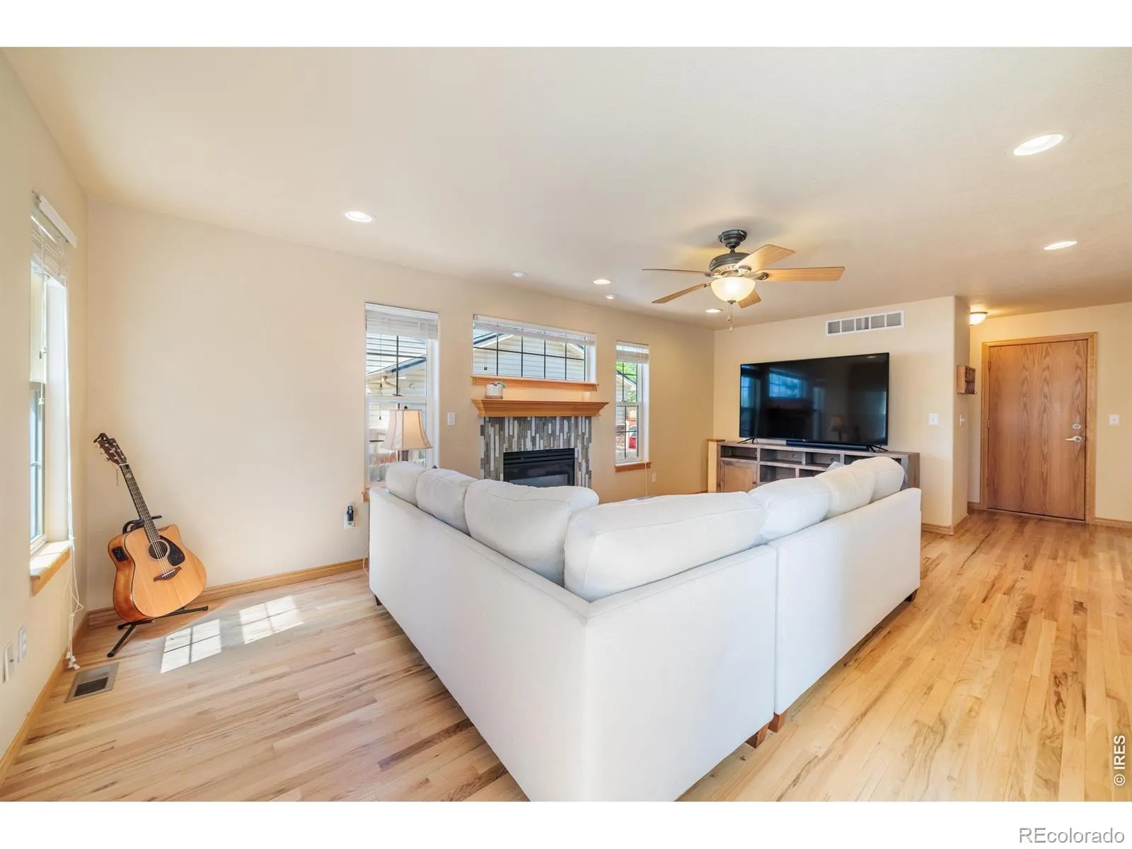 2513 Falcon Drive Longmont CO 80503 MLS #RECIR1059192 05152026203320 1600 26
