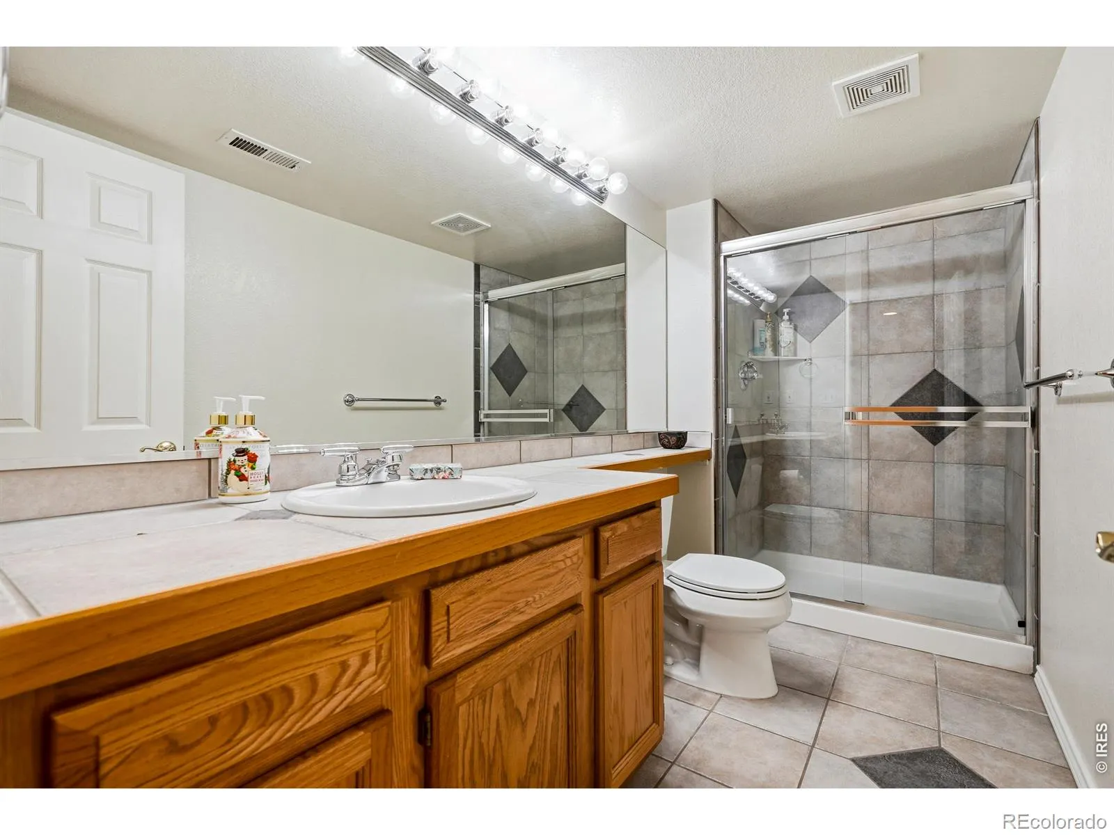 581 Flying Jib Court Lafayette CO 80026 MLS #RECIR1059220 05202026024232 1600 33