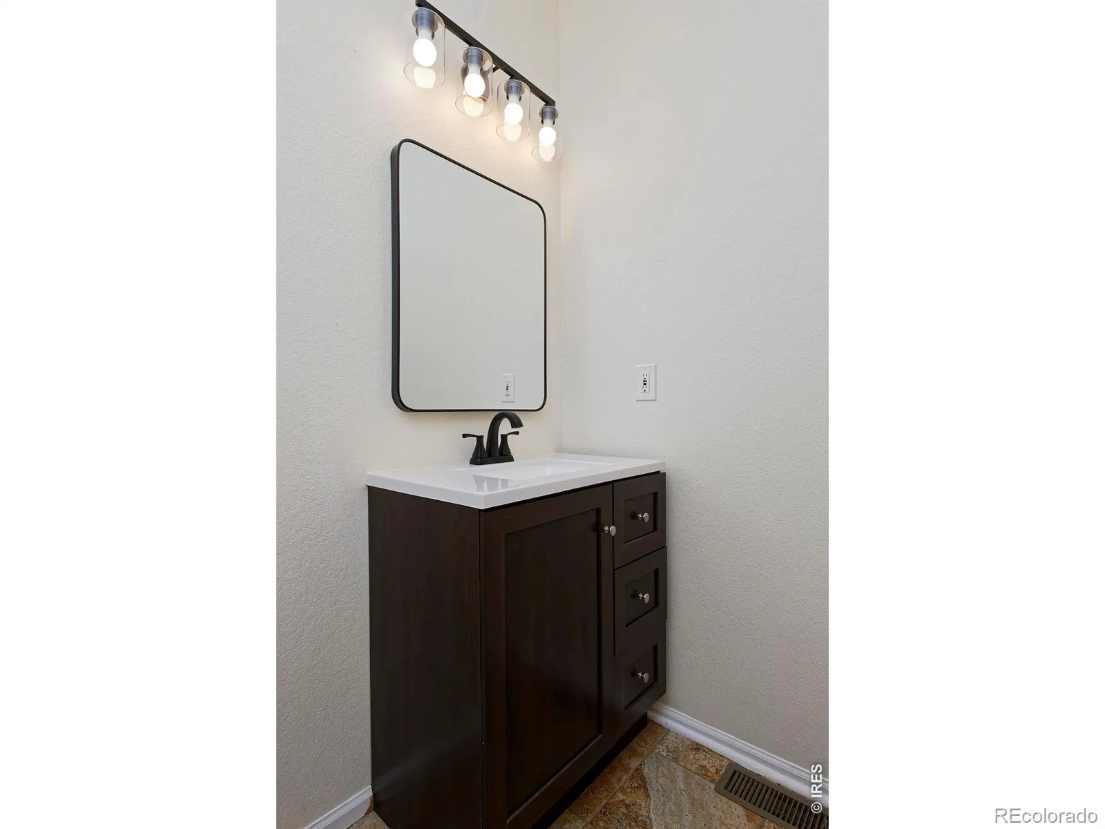 1188 W 111th Avenue Northglenn CO 80234 MLS #REC1620203 06252026214111 1600 22