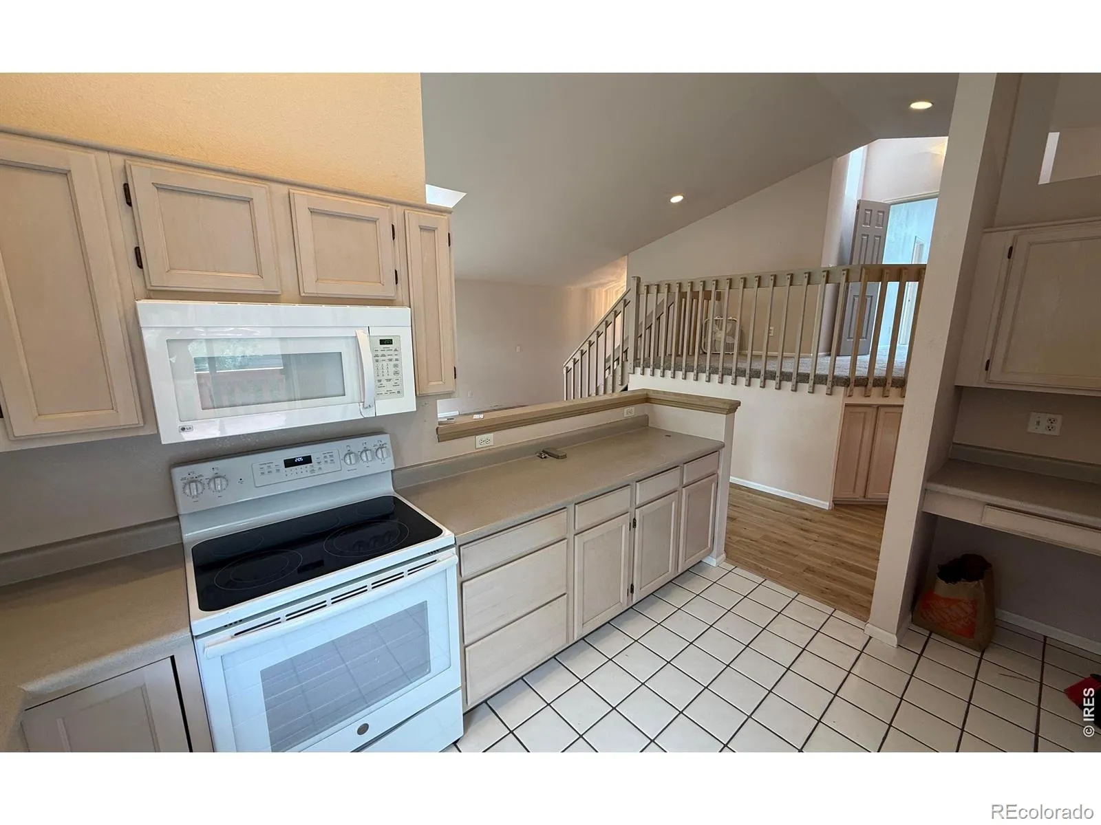 508 Creekside Court Golden CO 80403 MLS #RECIR1059339 05252026212031 1600 11