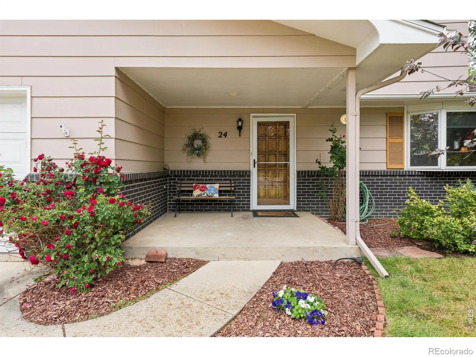 24 University Circle Longmont CO 80503 MLS #RECIR1059383 05232026165047 1600 2