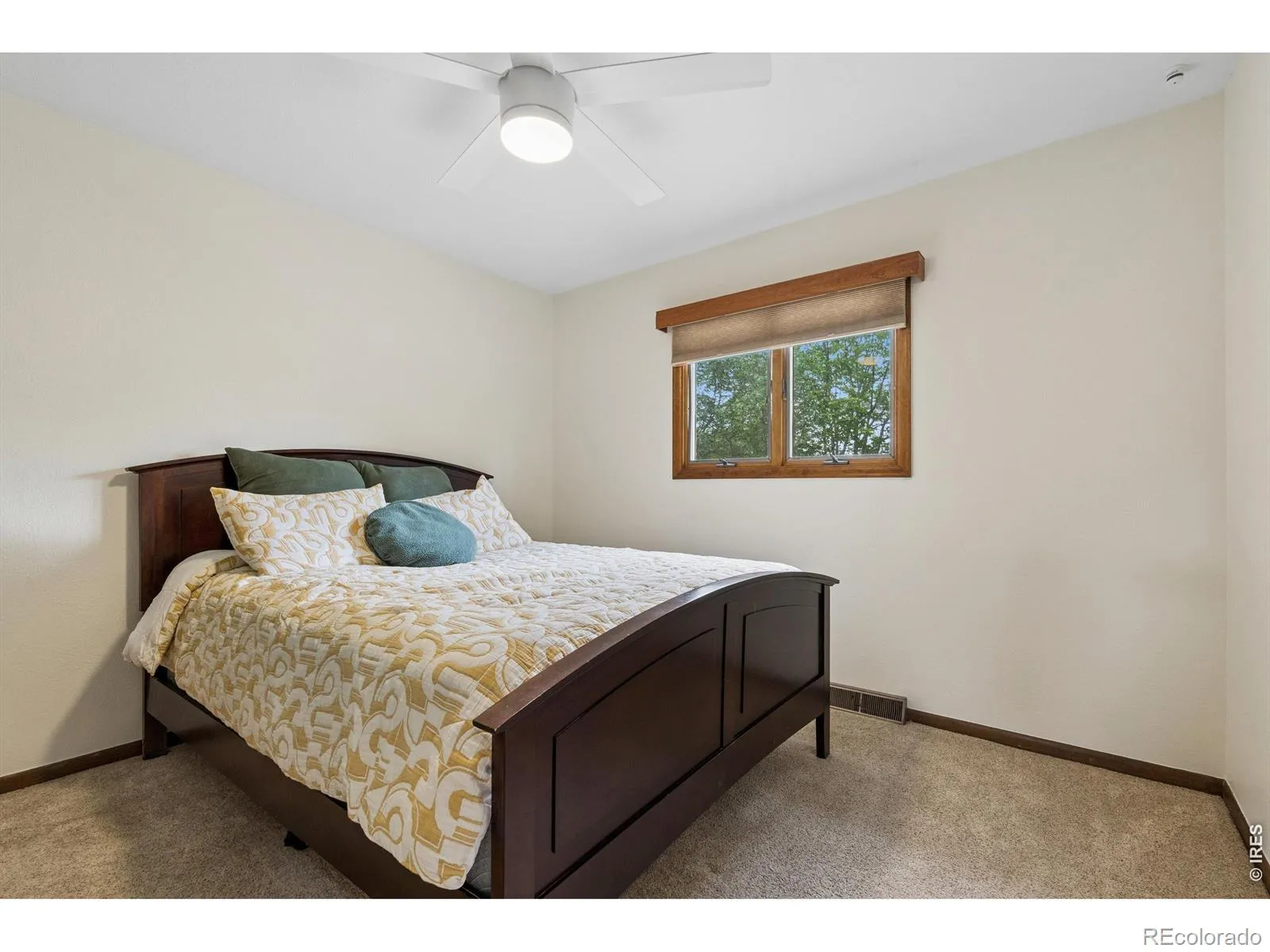 24 University Circle Longmont CO 80503 MLS #RECIR1059383 05232026165047 1600 27