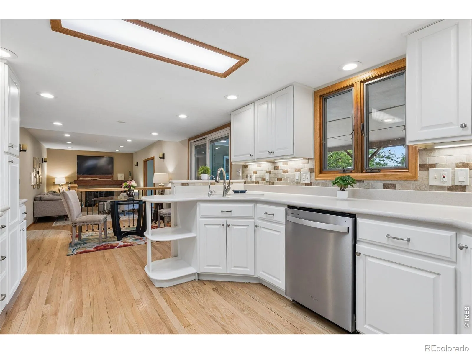 24 University Circle Longmont CO 80503 MLS #RECIR1059383 05232026165047 1600 9