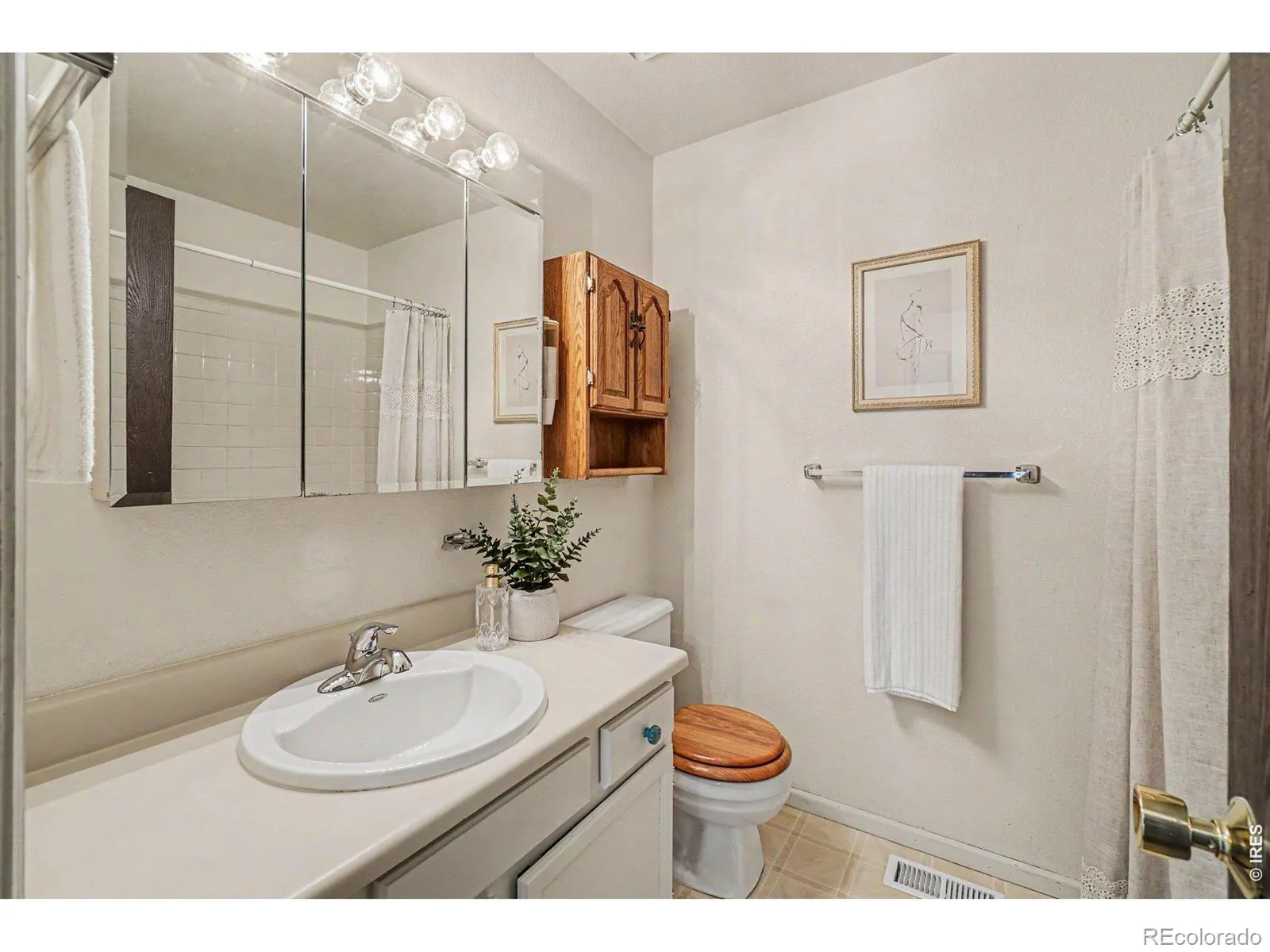 1713 Flemming Drive Longmont CO 80501 MLS #RECIR1059386 05252026212037 1600 12