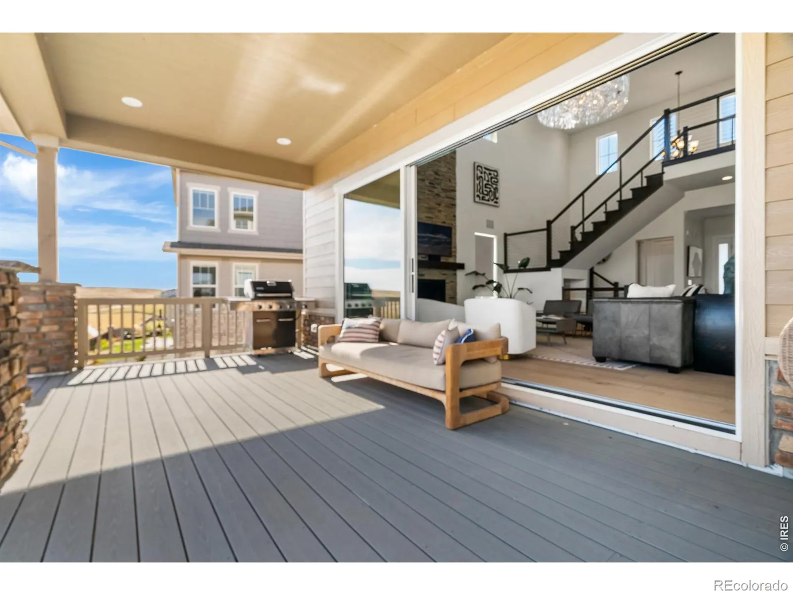 6638 S White Crow Court Aurora CO 80016 MLS #RECIR1059422 05192026011411 1600 19