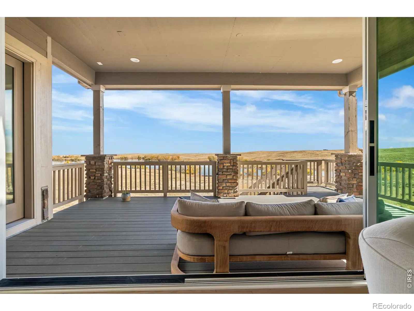 6638 S White Crow Court Aurora CO 80016 MLS #RECIR1059422 05192026011411 1600 20