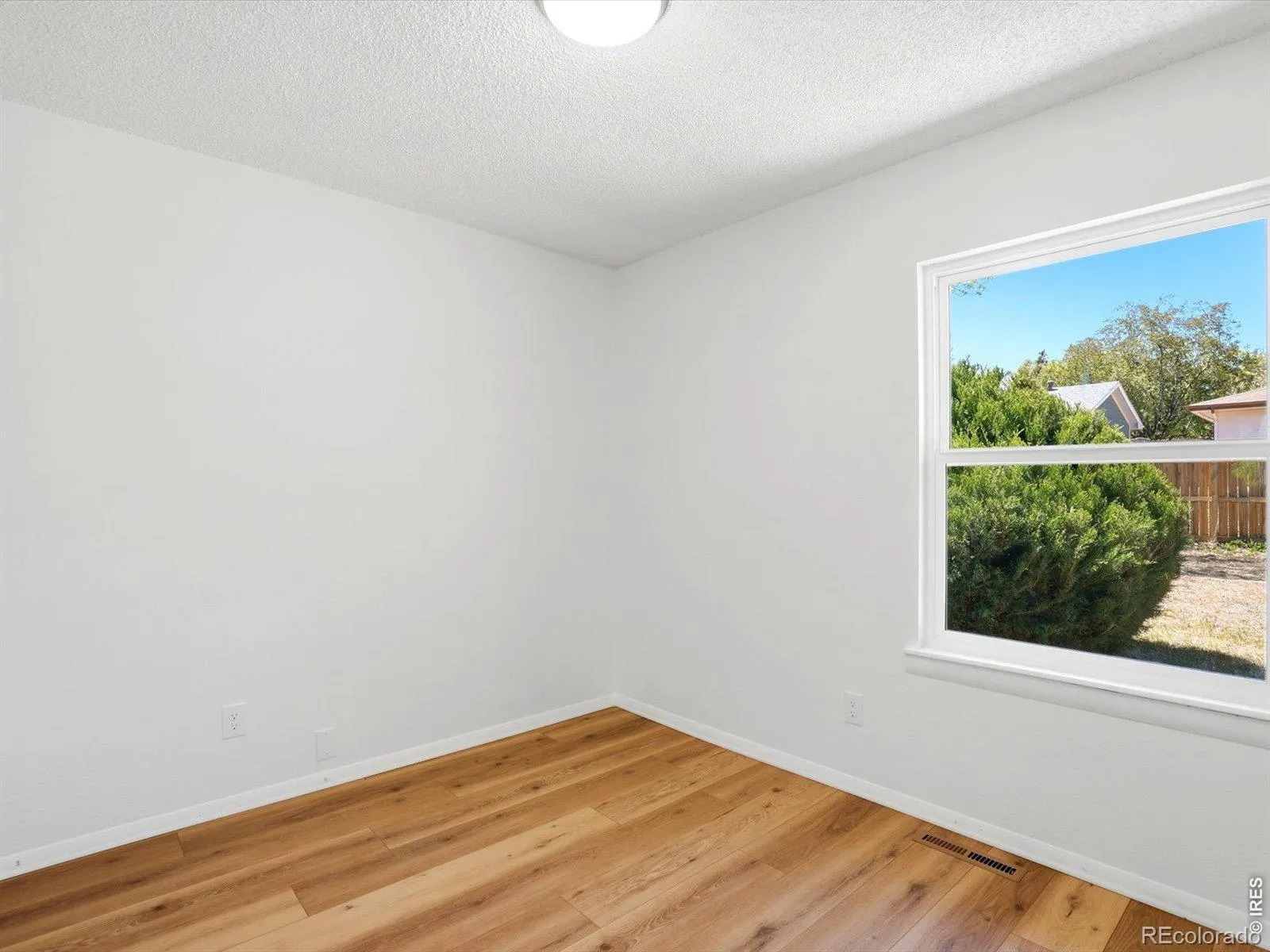 1585 Sagrimore Circle Lafayette CO 80026 | MLS #RECIR1059429 05192026011424 1600 27