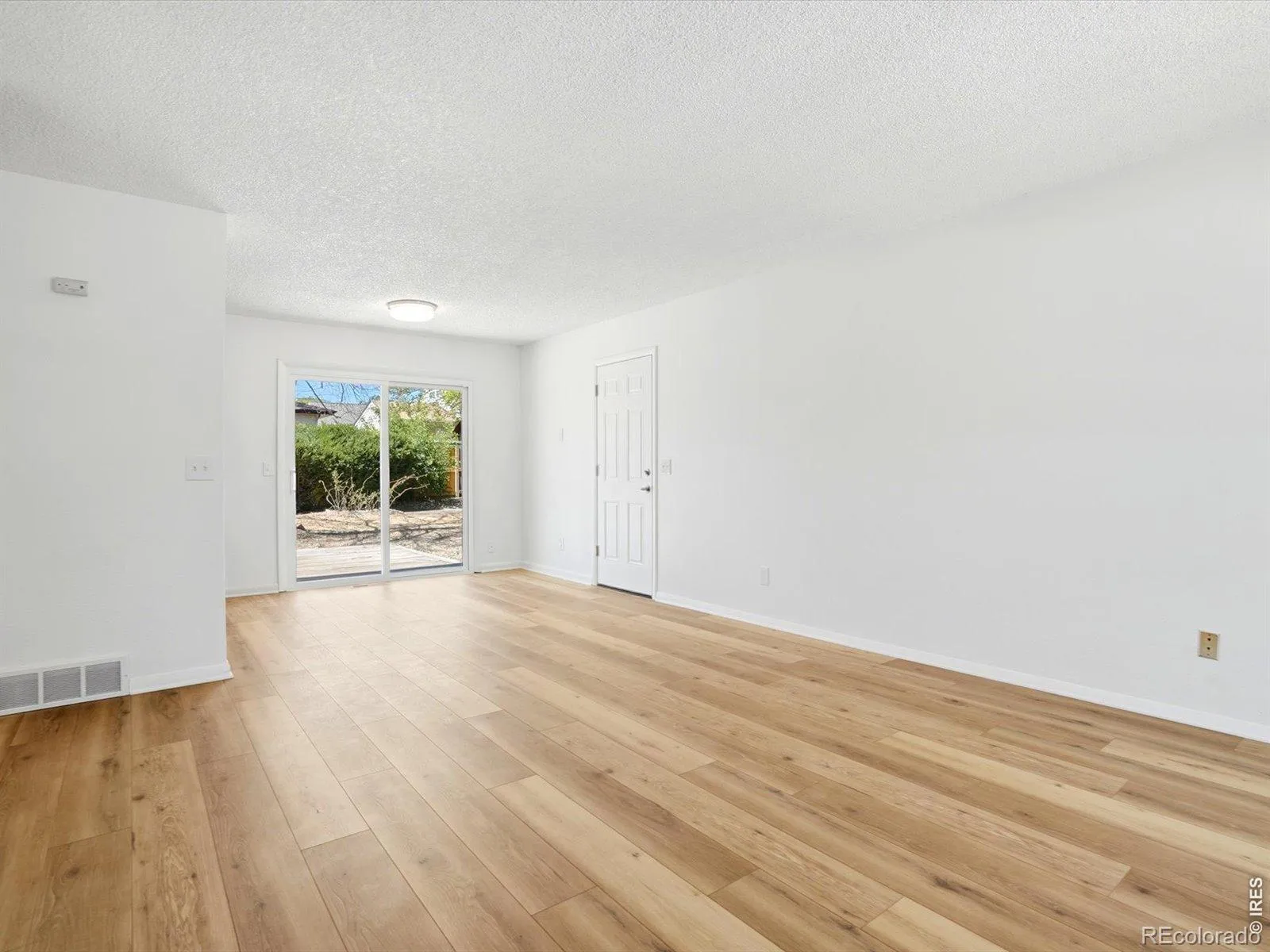 1585 Sagrimore Circle Lafayette CO 80026 | MLS #RECIR1059429 05192026011424 1600 6
