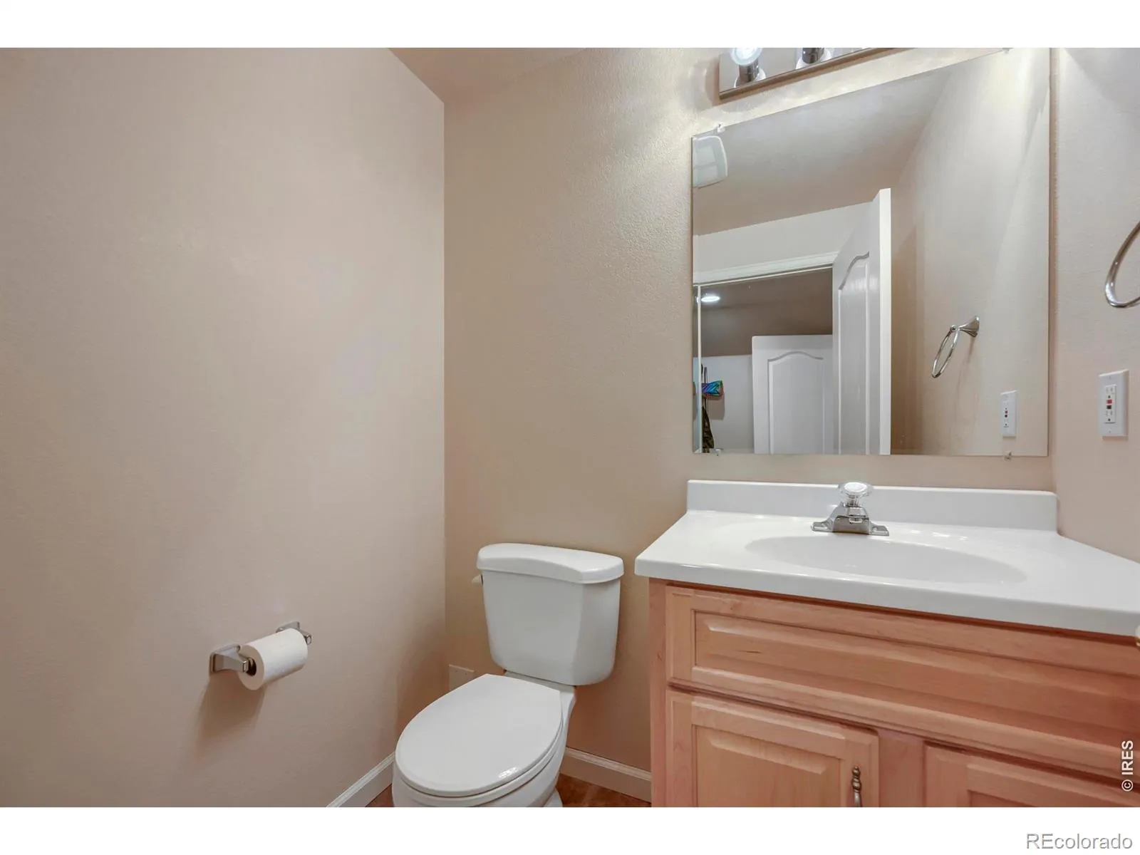3921 Florentine Drive Longmont CO 80503 MLS #RECIR1059447 05192026140825 1600 24