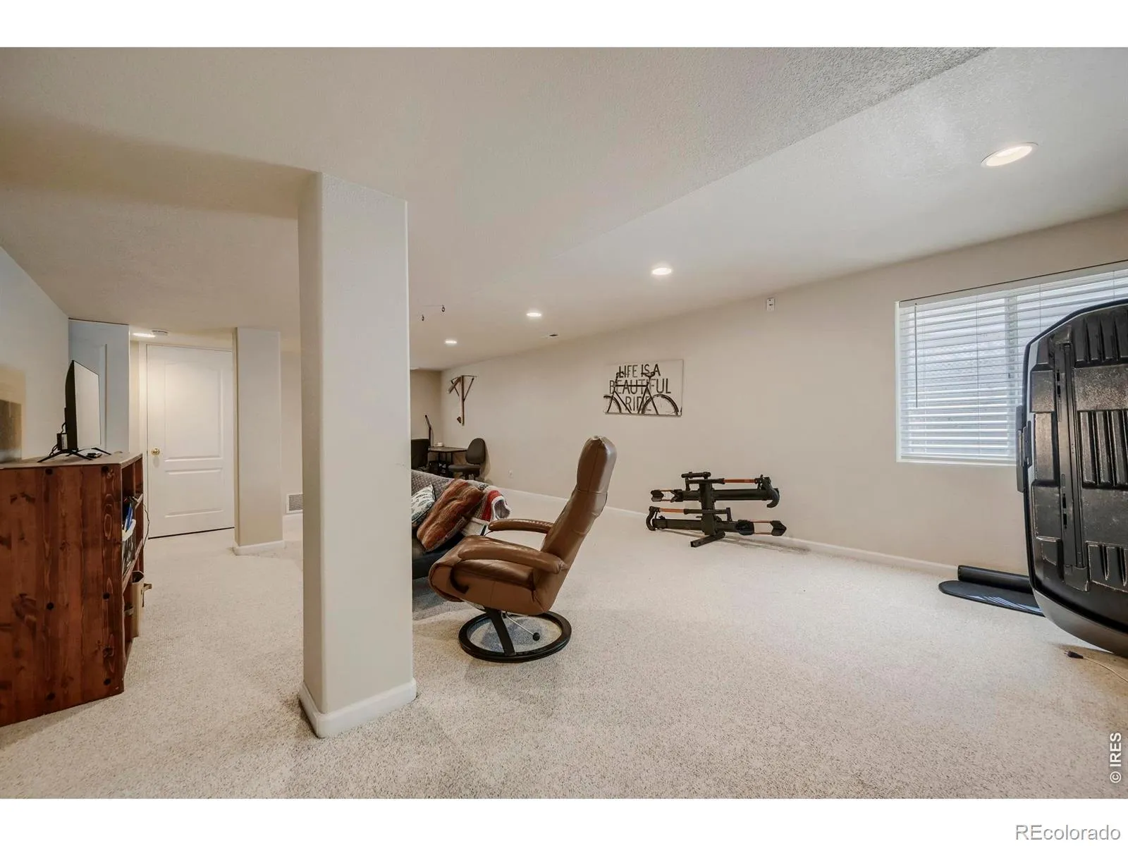 3921 Florentine Drive Longmont CO 80503 MLS #RECIR1059447 05192026140825 1600 26