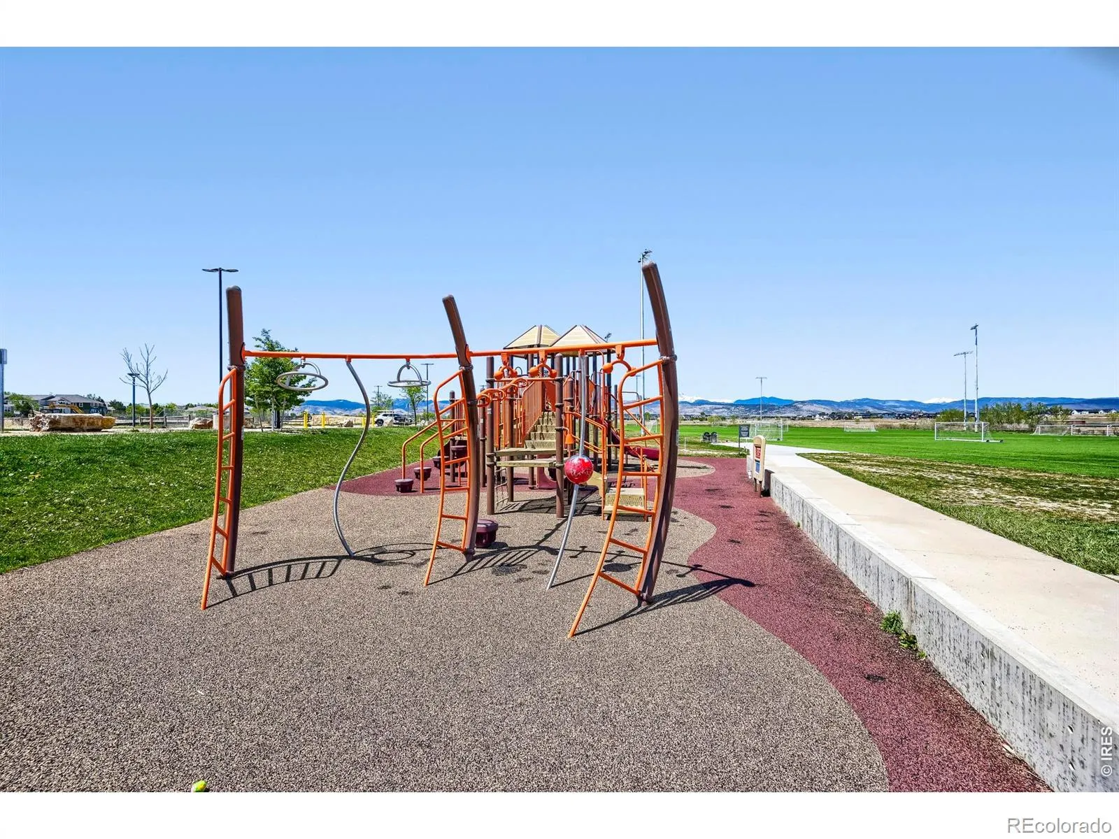 3921 Florentine Drive Longmont CO 80503 MLS #RECIR1059447 05192026140825 1600 44