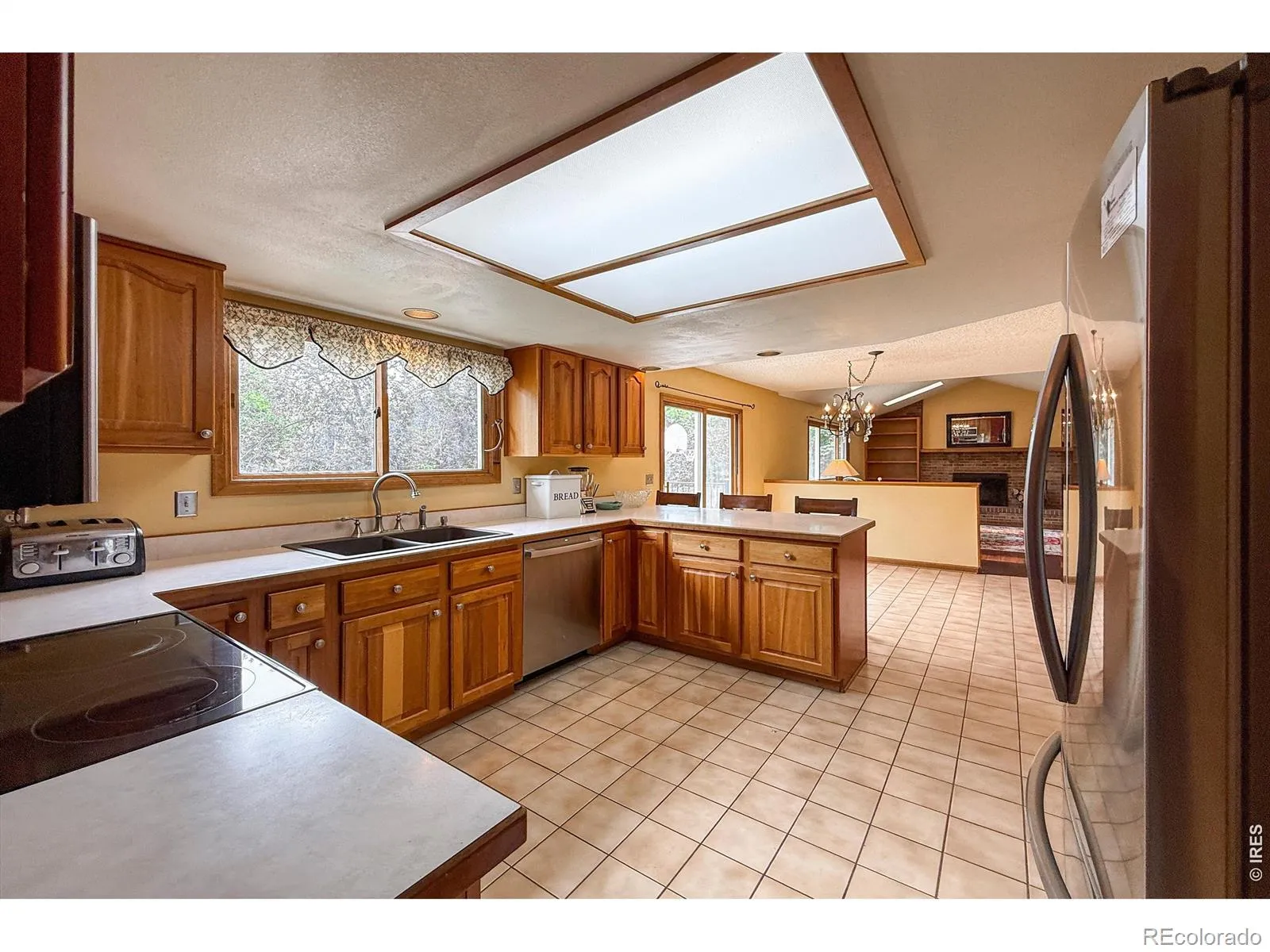 2288 Spinnaker Circle Longmont CO 80503 MLS #RECIR1059494 05202026002044 1600 10
