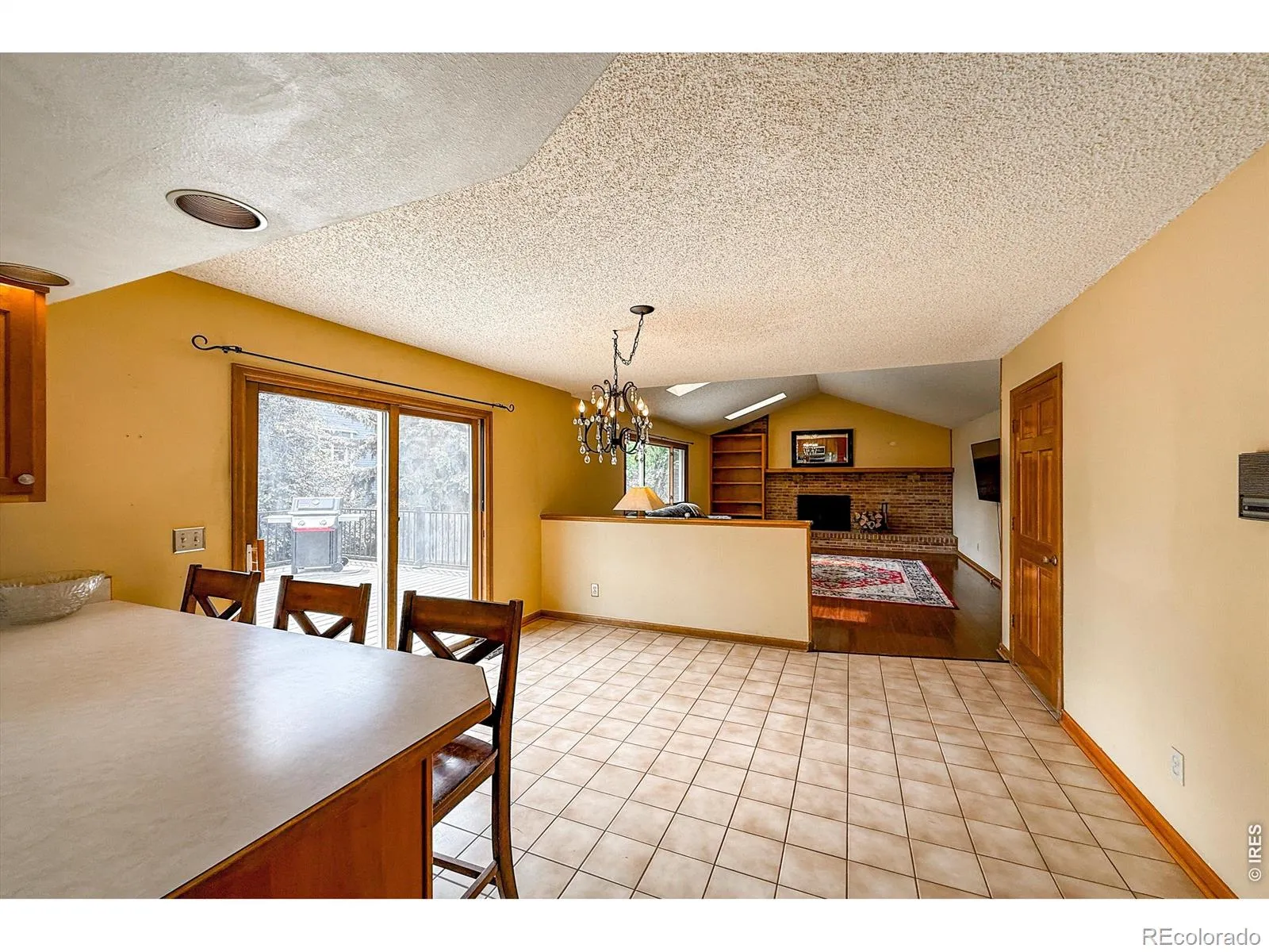 2288 Spinnaker Circle Longmont CO 80503 MLS #RECIR1059494 05202026002044 1600 15