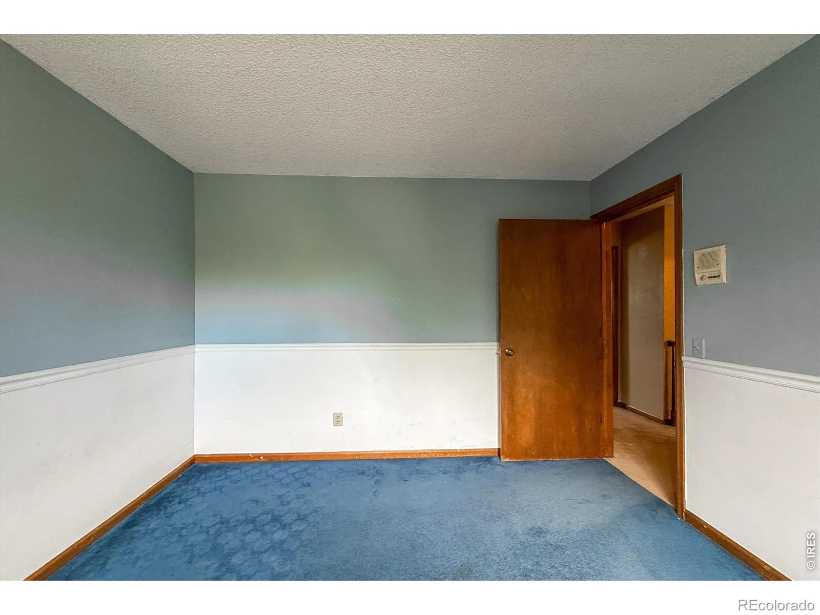 2288 Spinnaker Circle Longmont CO 80503 MLS #RECIR1059494 05202026002044 1600 27