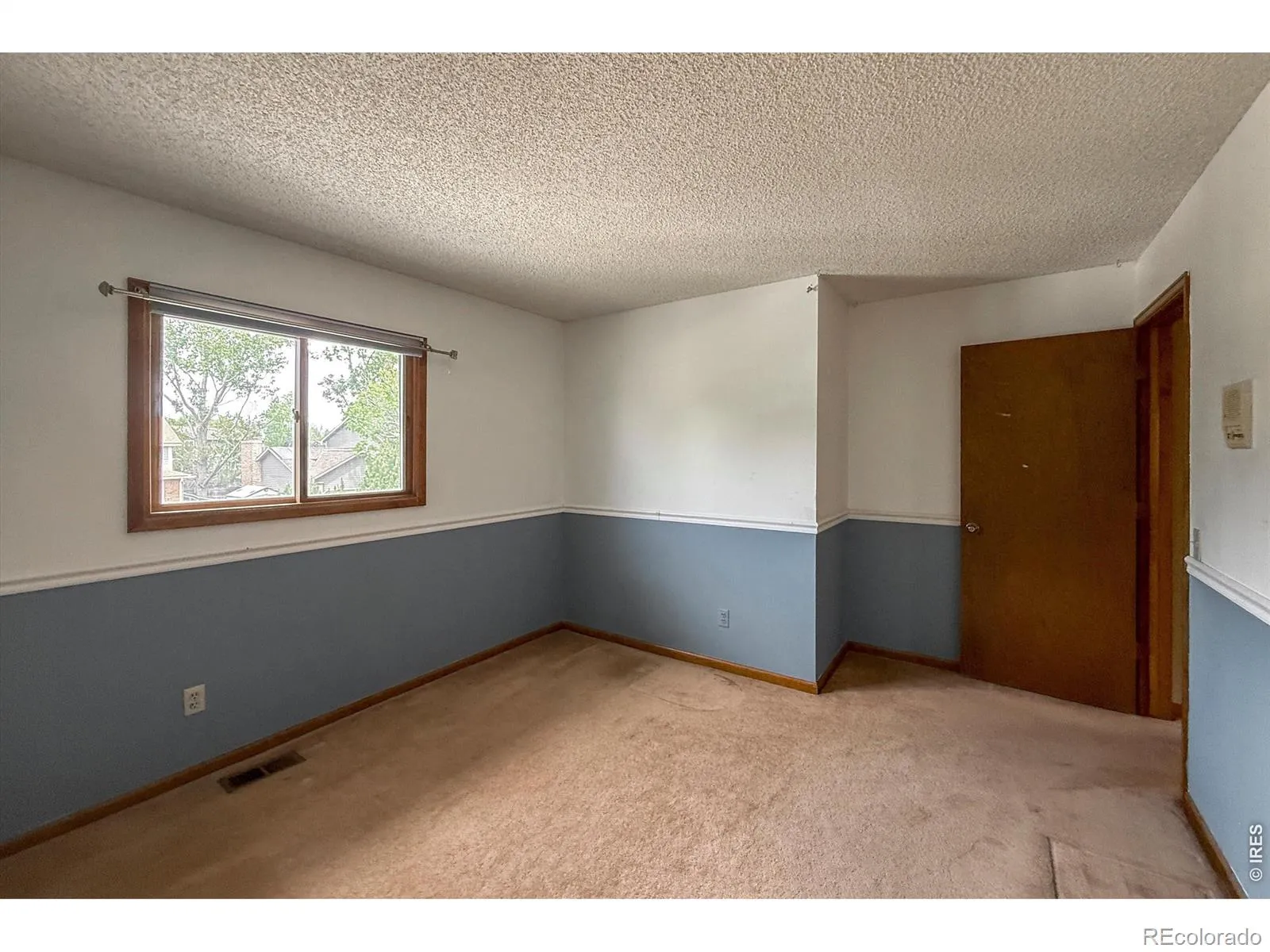2288 Spinnaker Circle Longmont CO 80503 MLS #RECIR1059494 05202026002044 1600 32