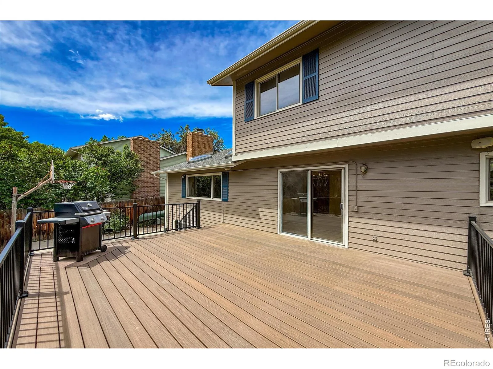 2288 Spinnaker Circle Longmont CO 80503 MLS #RECIR1059494 05202026002044 1600 40